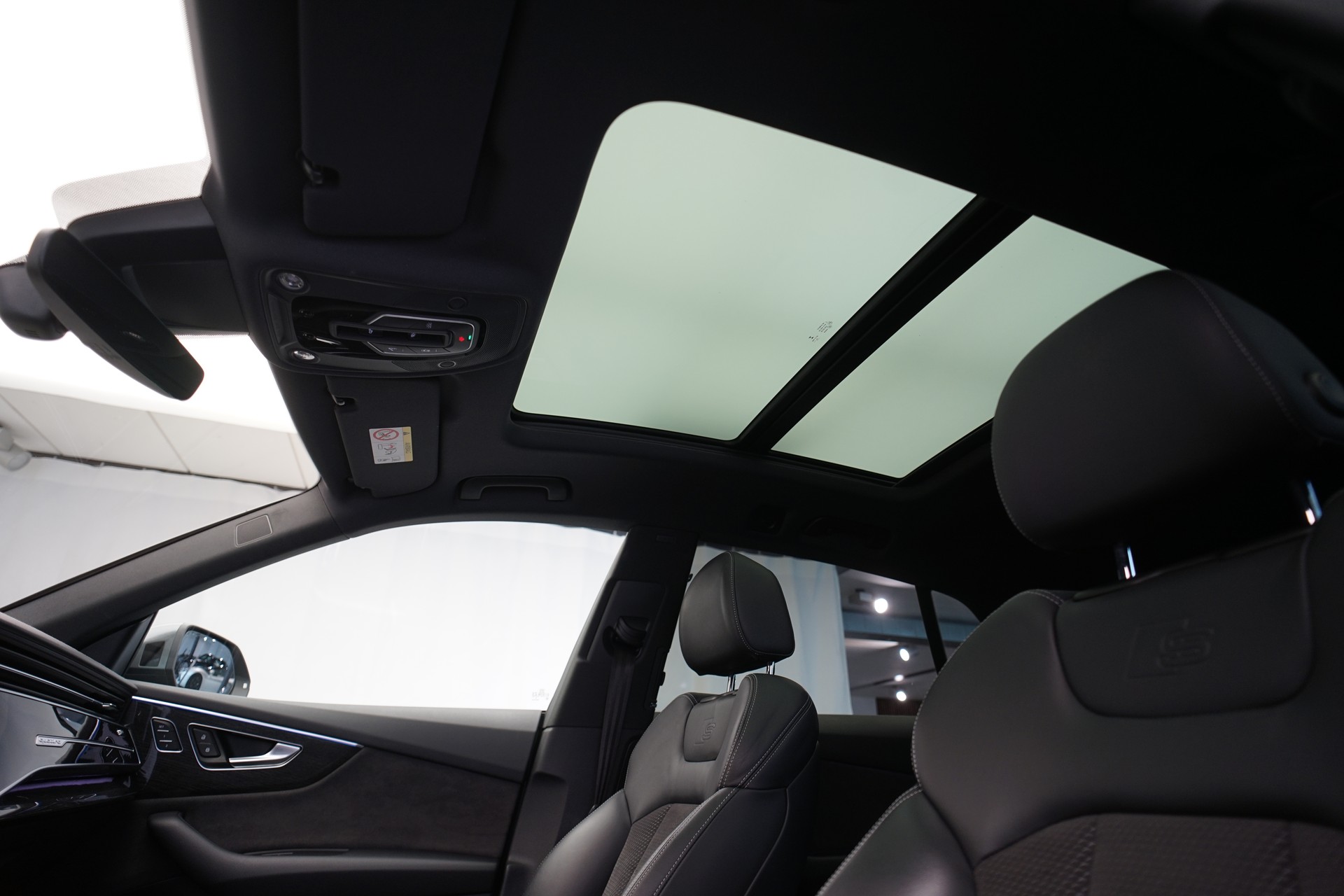 AUDI Q8 50 TDI quattro tiptronic *ABT Tuning* *CH-Fahrzeug*-image-16