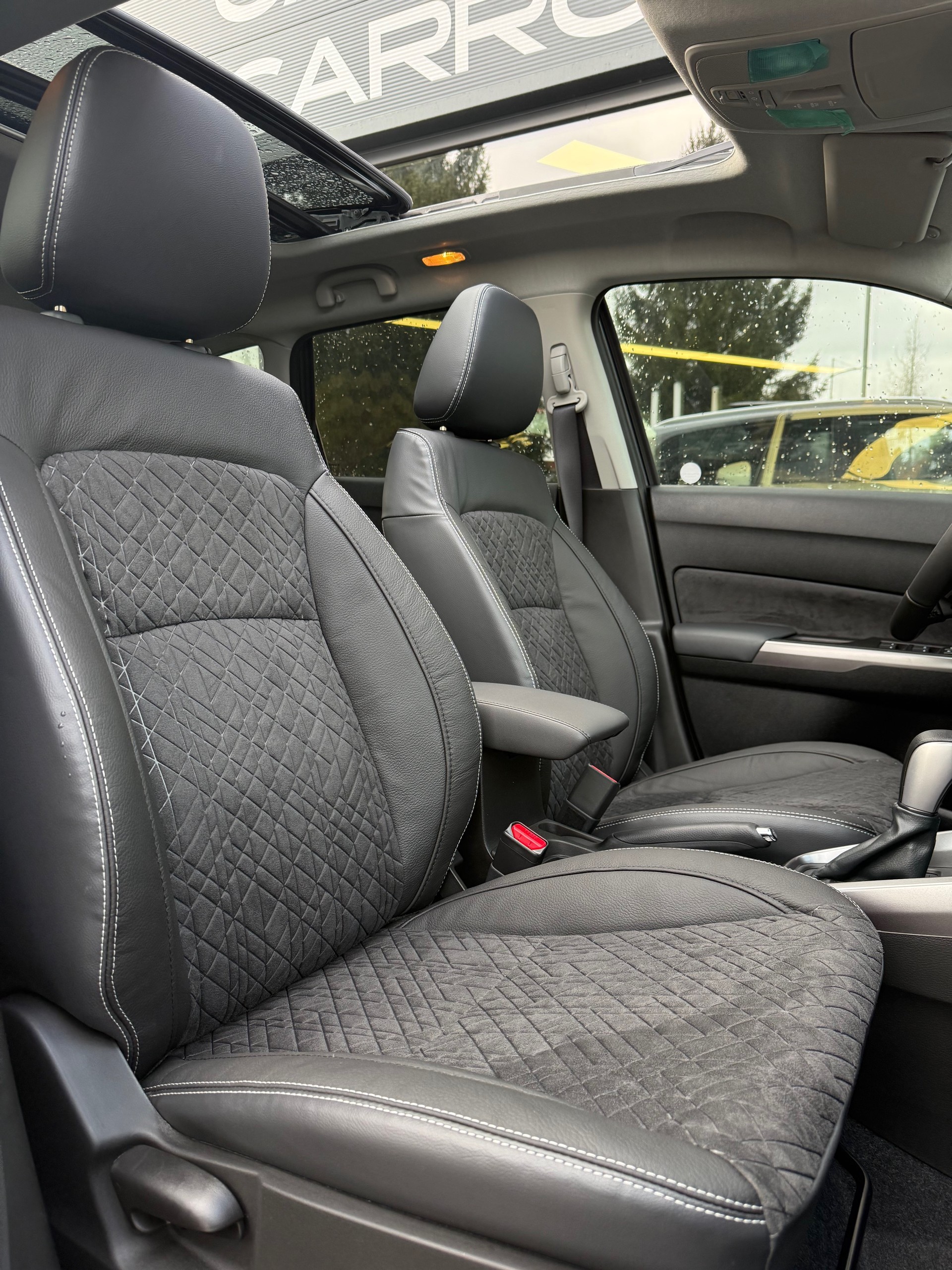 SUZUKI Vitara 1.4 Boosterjet Sakura Top 4x4 Hybrid Automatic-image-10