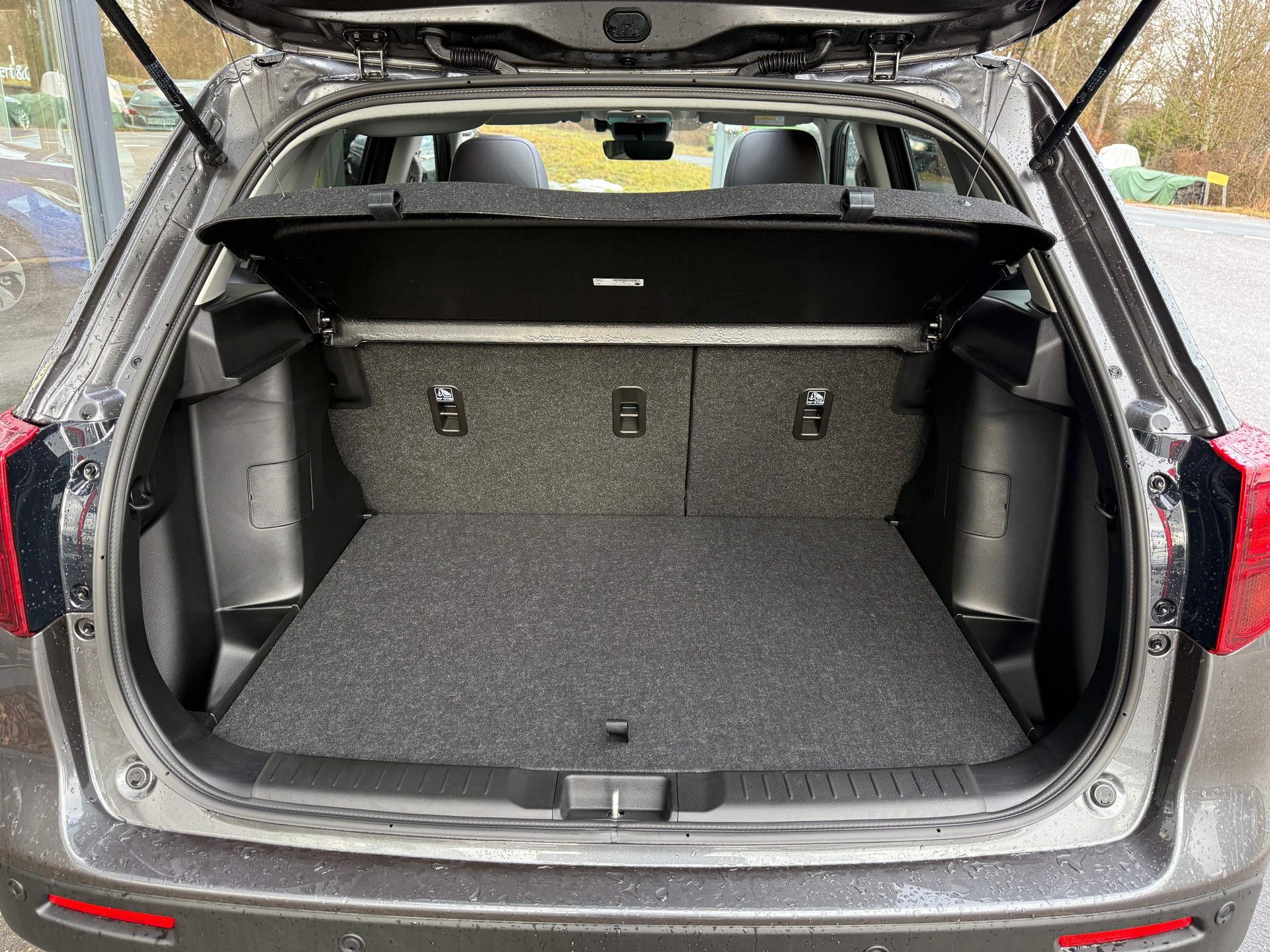 SUZUKI Vitara 1.4 Boosterjet Sakura Top 4x4 Hybrid Automatic-image-8