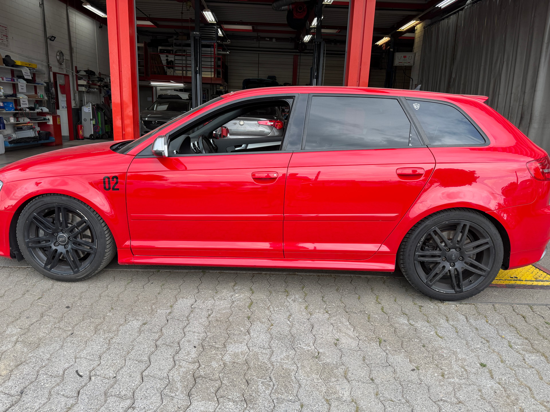 AUDI S3 Sportback 2.0 TFSI quattro S-tronic-showroom-element-3