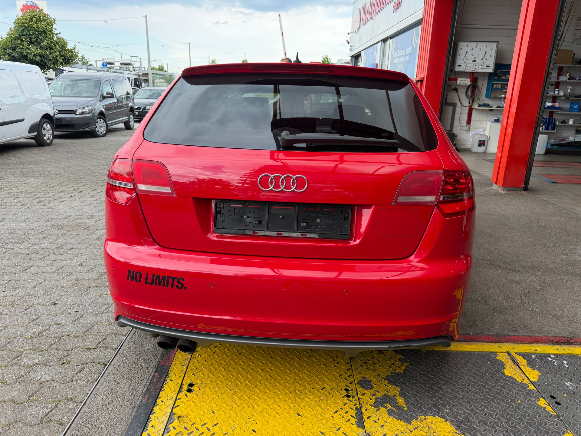 AUDI S3 Sportback 2.0 TFSI quattro S-tronic-image-5