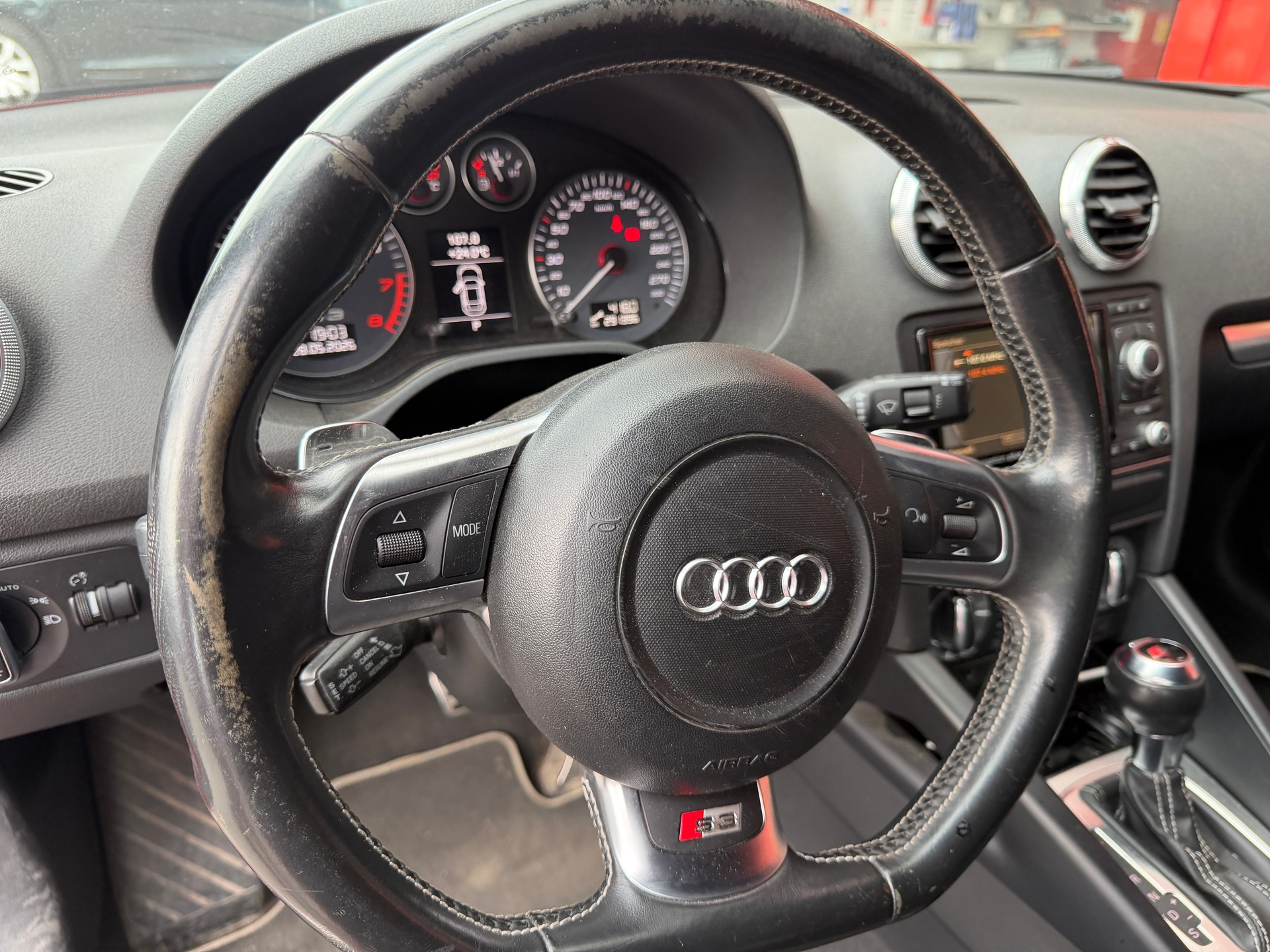 AUDI S3 Sportback 2.0 TFSI quattro S-tronic-image-8