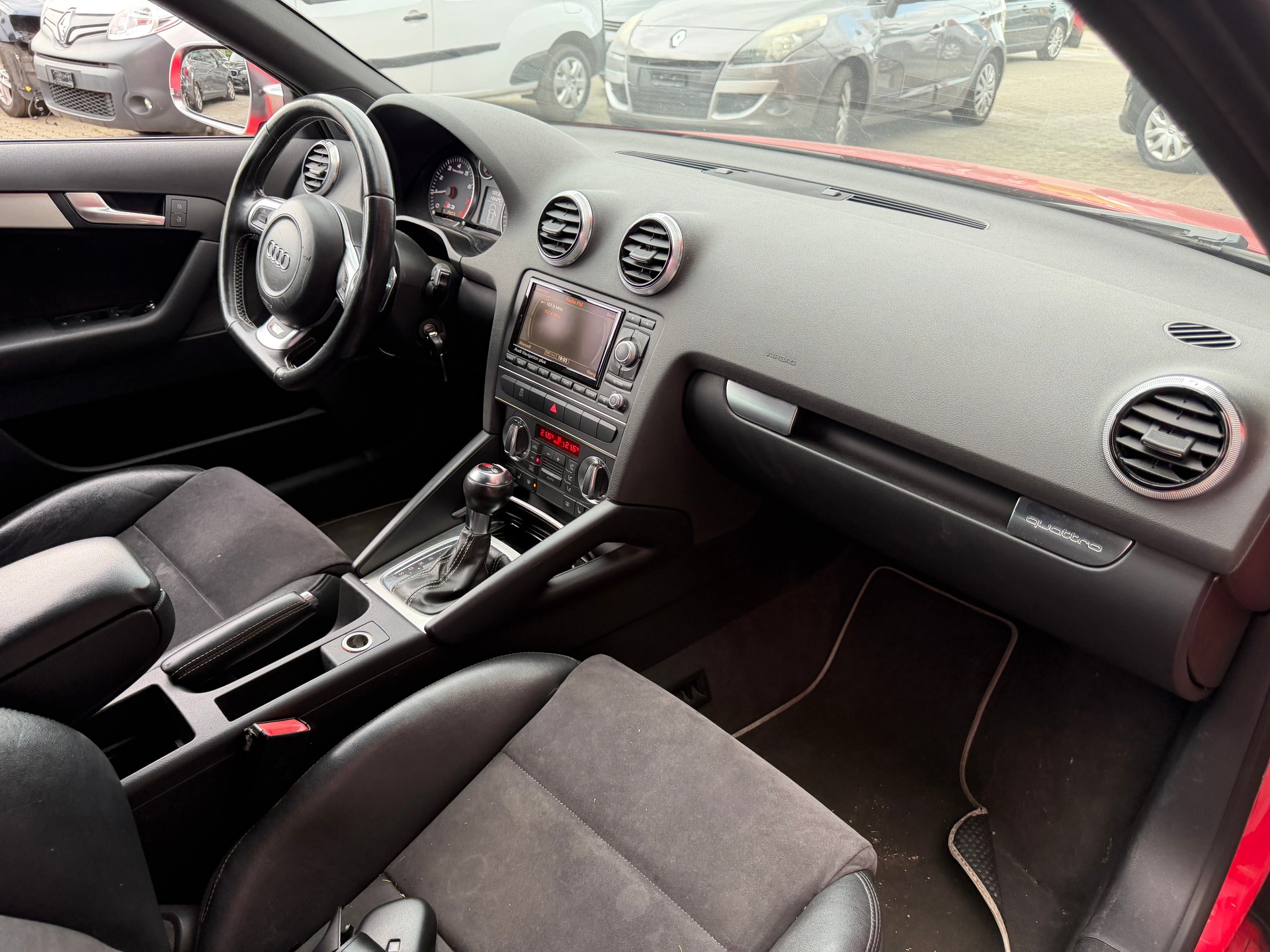 AUDI S3 Sportback 2.0 TFSI quattro S-tronic-image-12