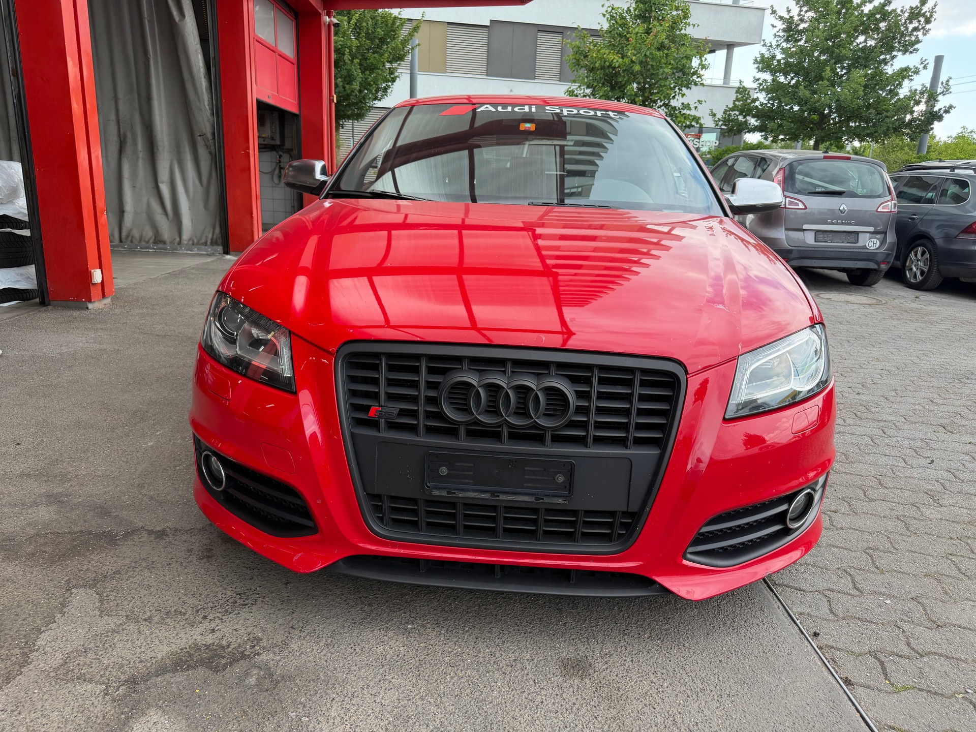 AUDI S3 Sportback 2.0 TFSI quattro S-tronic-showroom-element-2