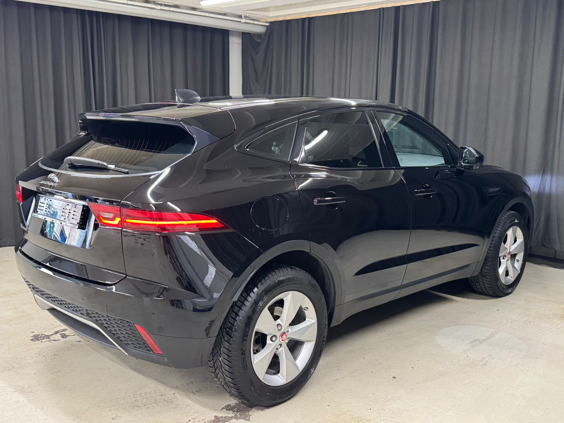 JAGUAR E-Pace 2.0d D150 S AWD Automatik-image-3