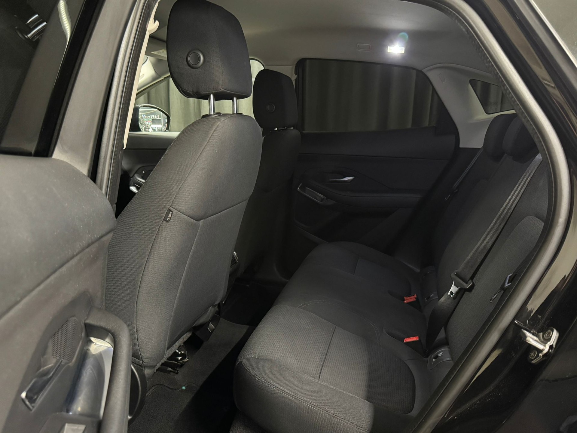 JAGUAR E-Pace 2.0d D150 S AWD Automatik-image-11