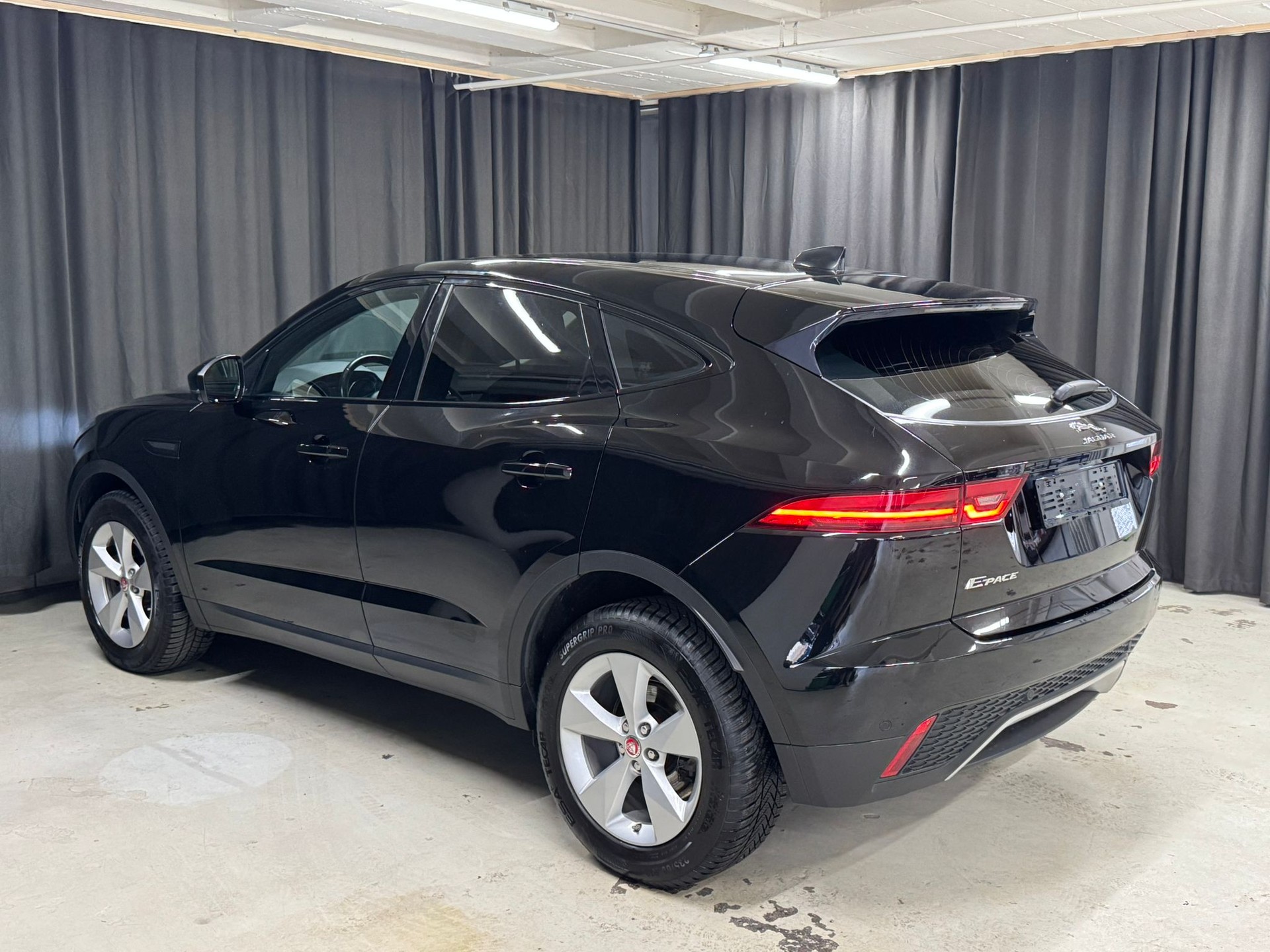 JAGUAR E-Pace 2.0d D150 S AWD Automatik-image-4