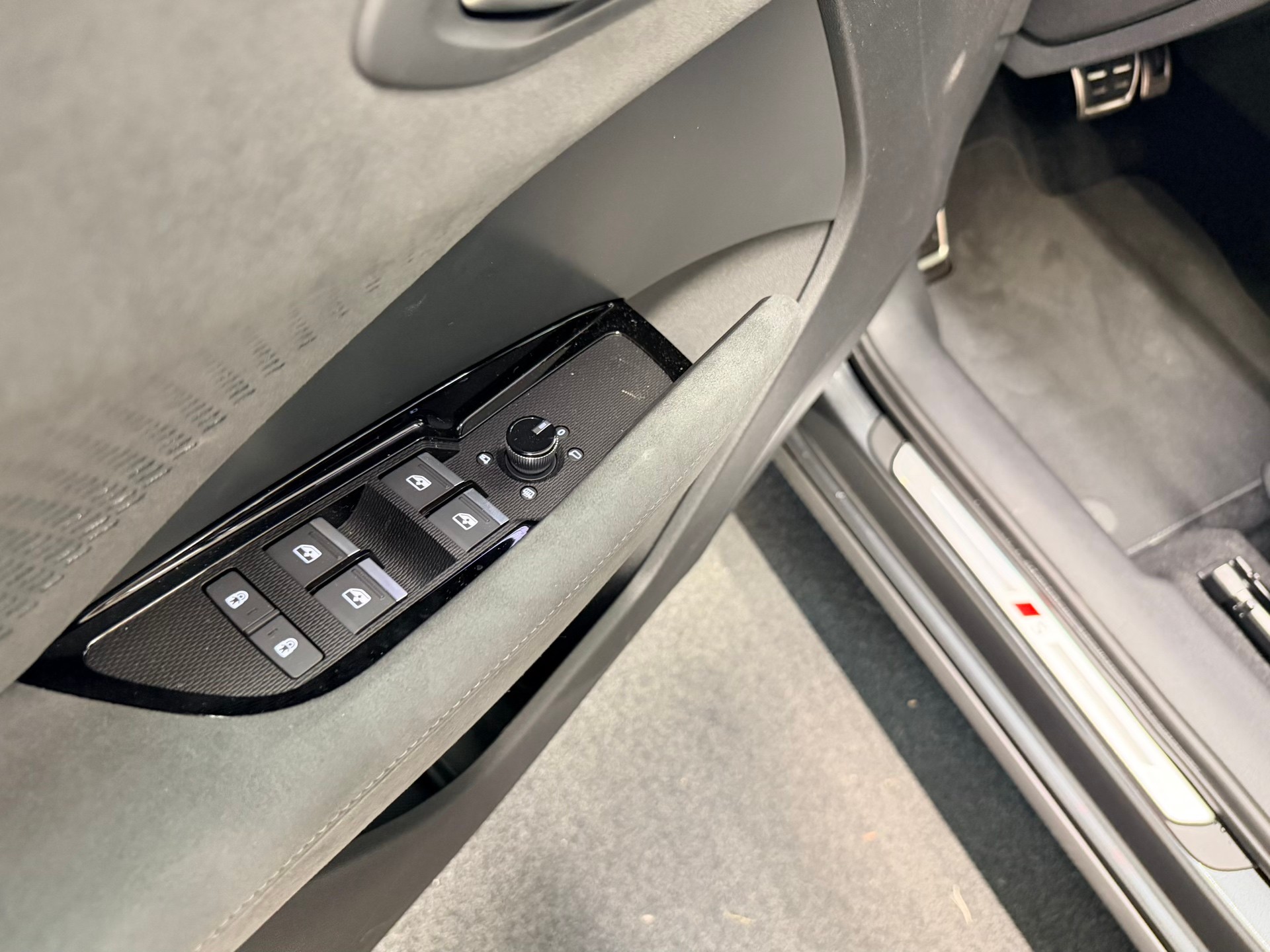 AUDI Q3 Sportback e-hybrid 200 kW S tronig-image-13