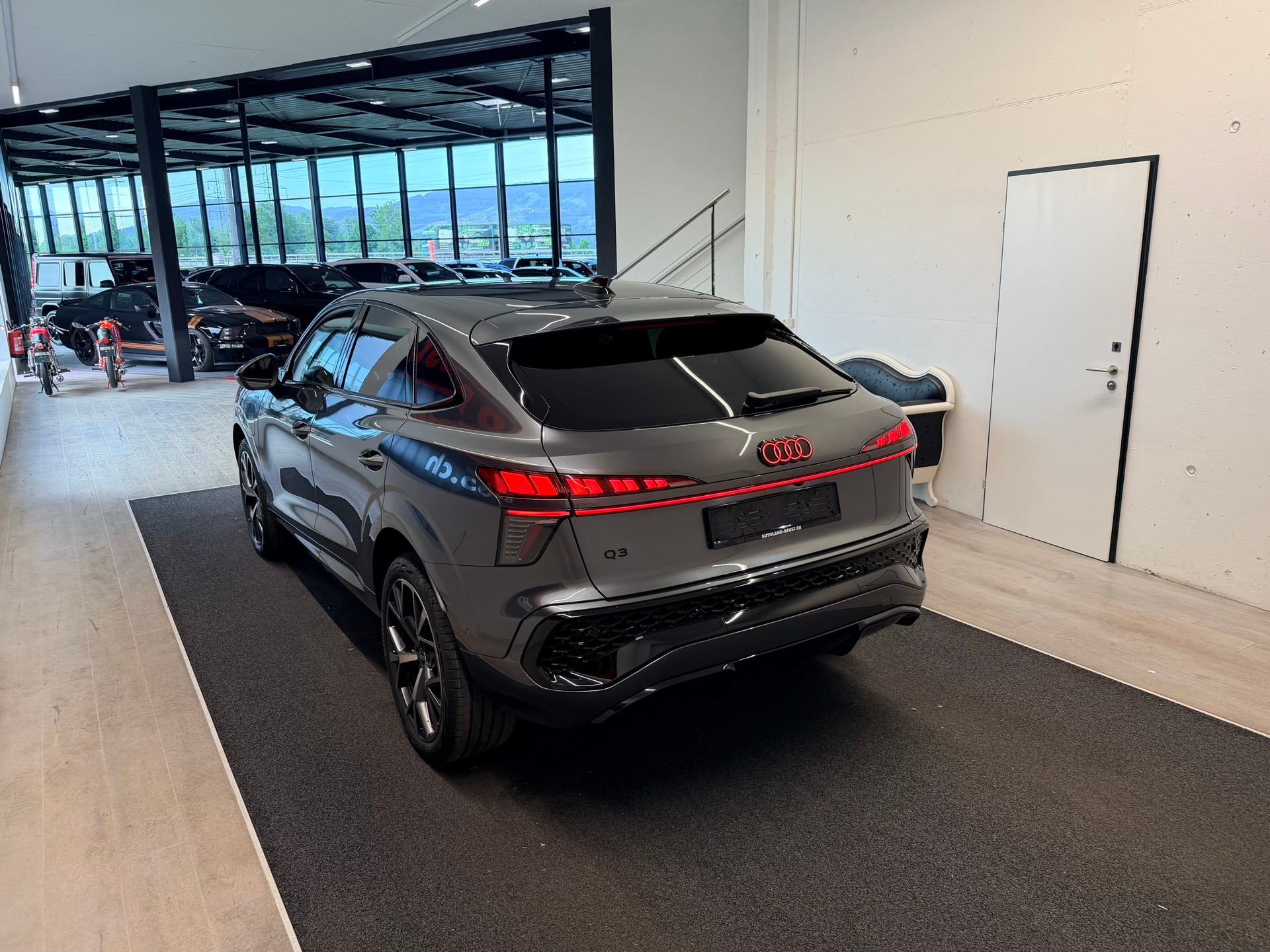 AUDI Q3 Sportback e-hybrid 200 kW S tronig-image-8