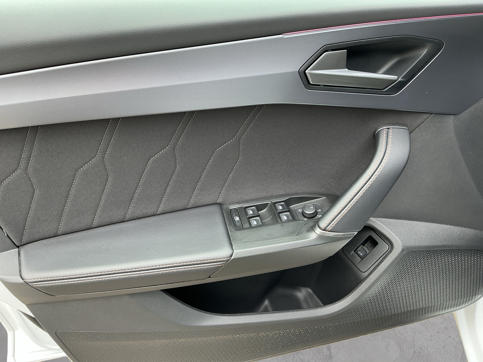 CUPRA LEON ST 1.5 eTSI DSG-image-7