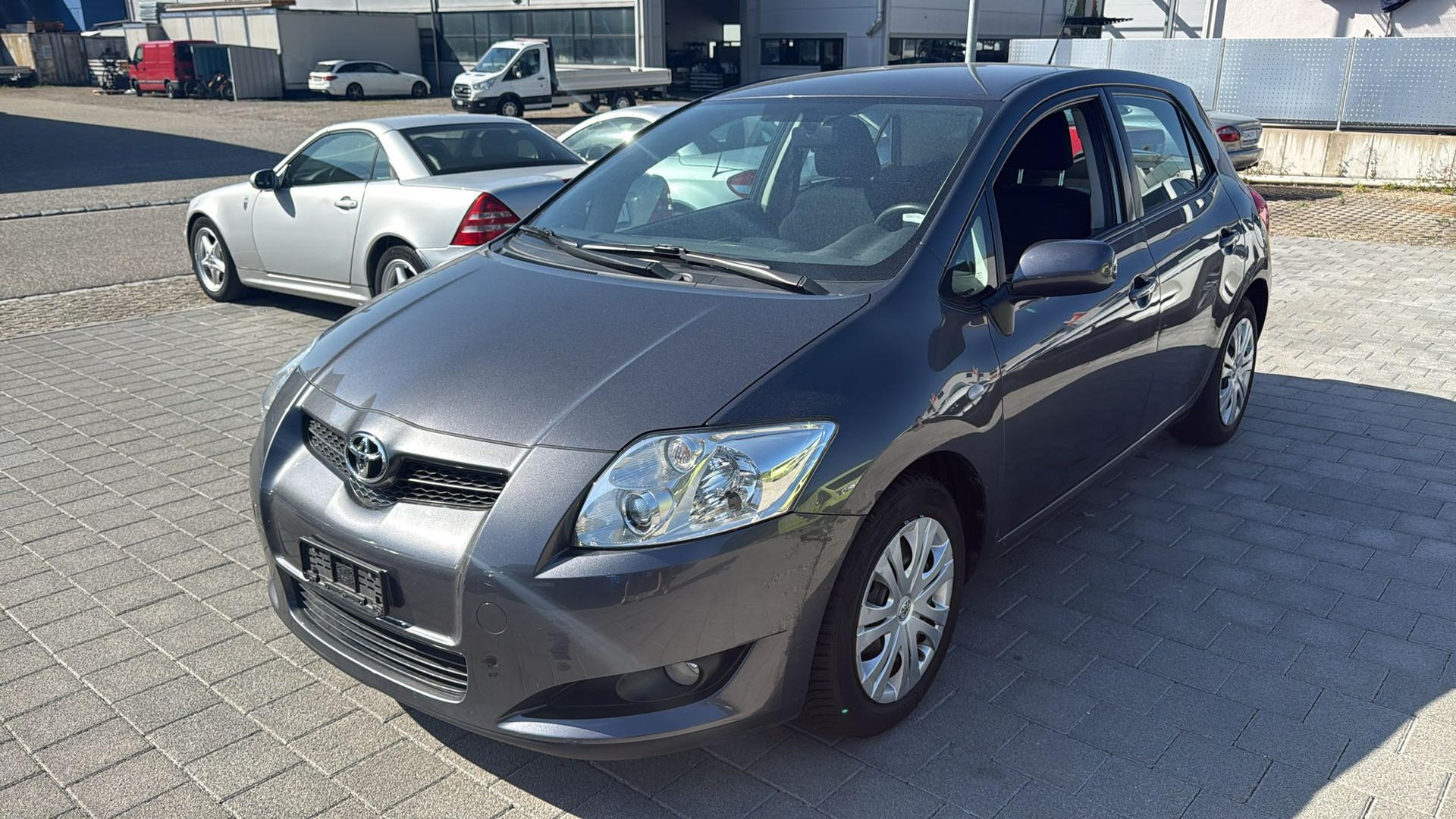 TOYOTA Auris 1.6 Style-showroom-element-2