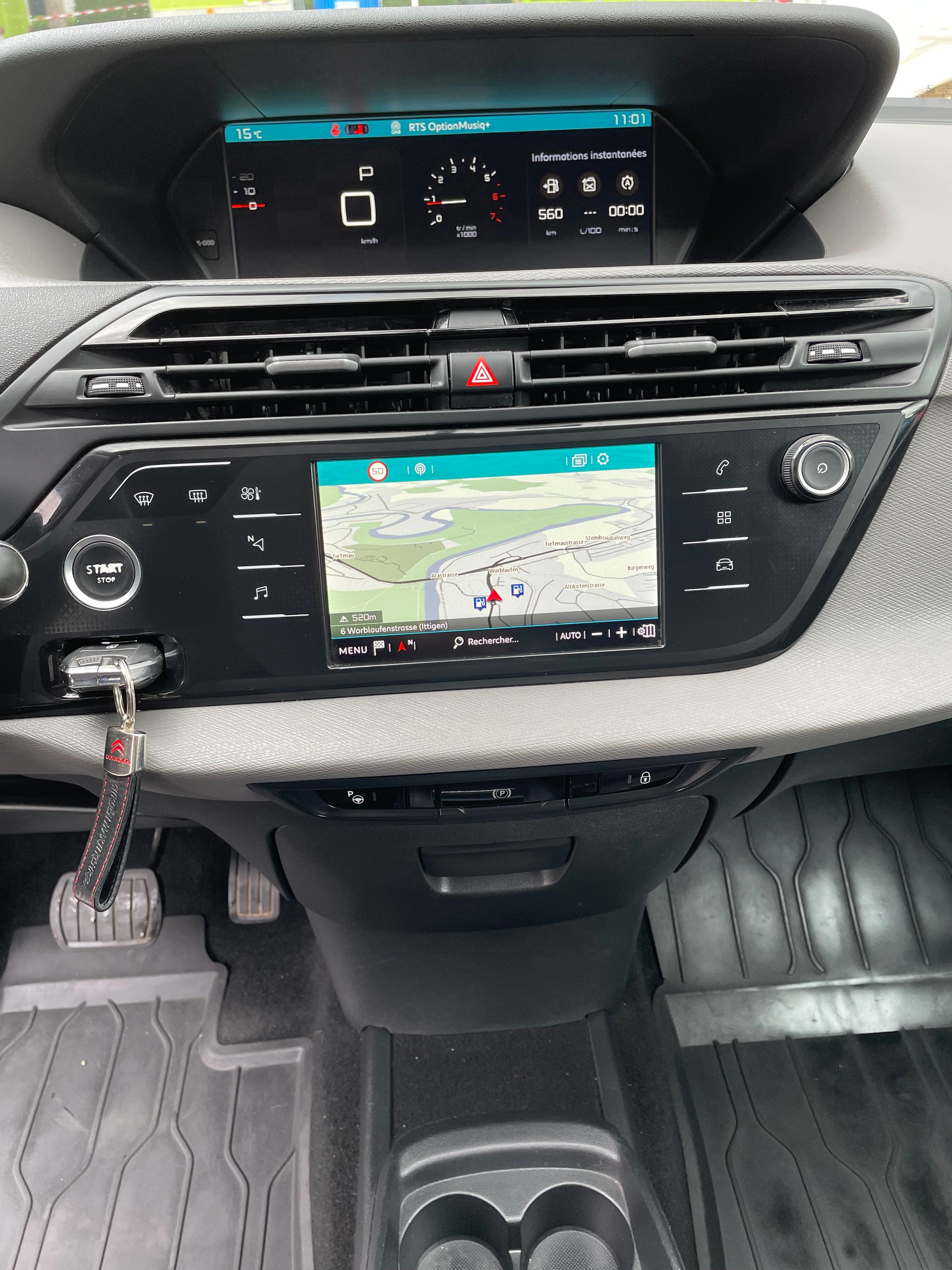 CITROEN C4 Spacetourer 1.5 BlueHDi Feel EAT8-image-10