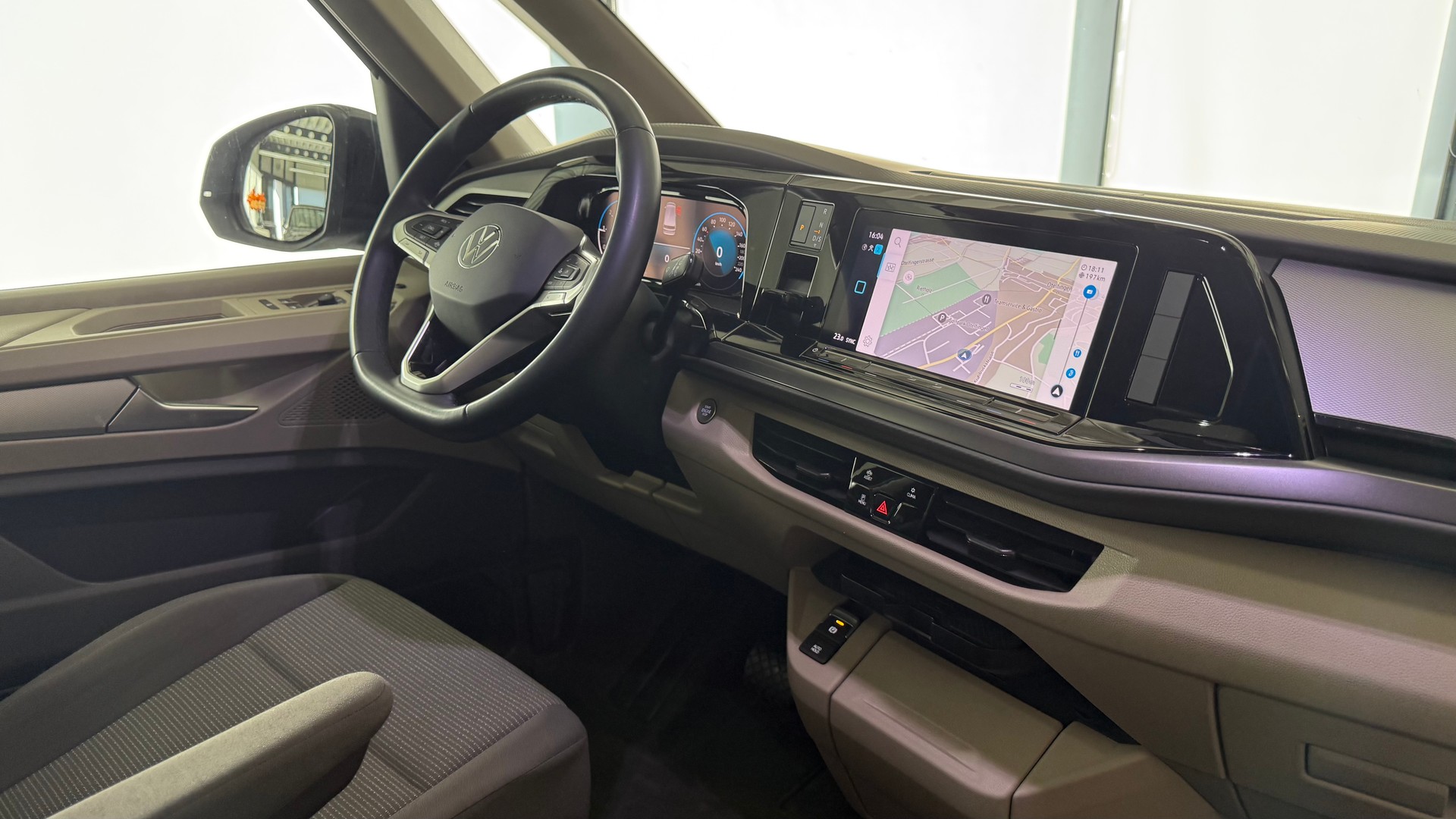 VW Multivan kurz 2.0 TDI DSG-image-4