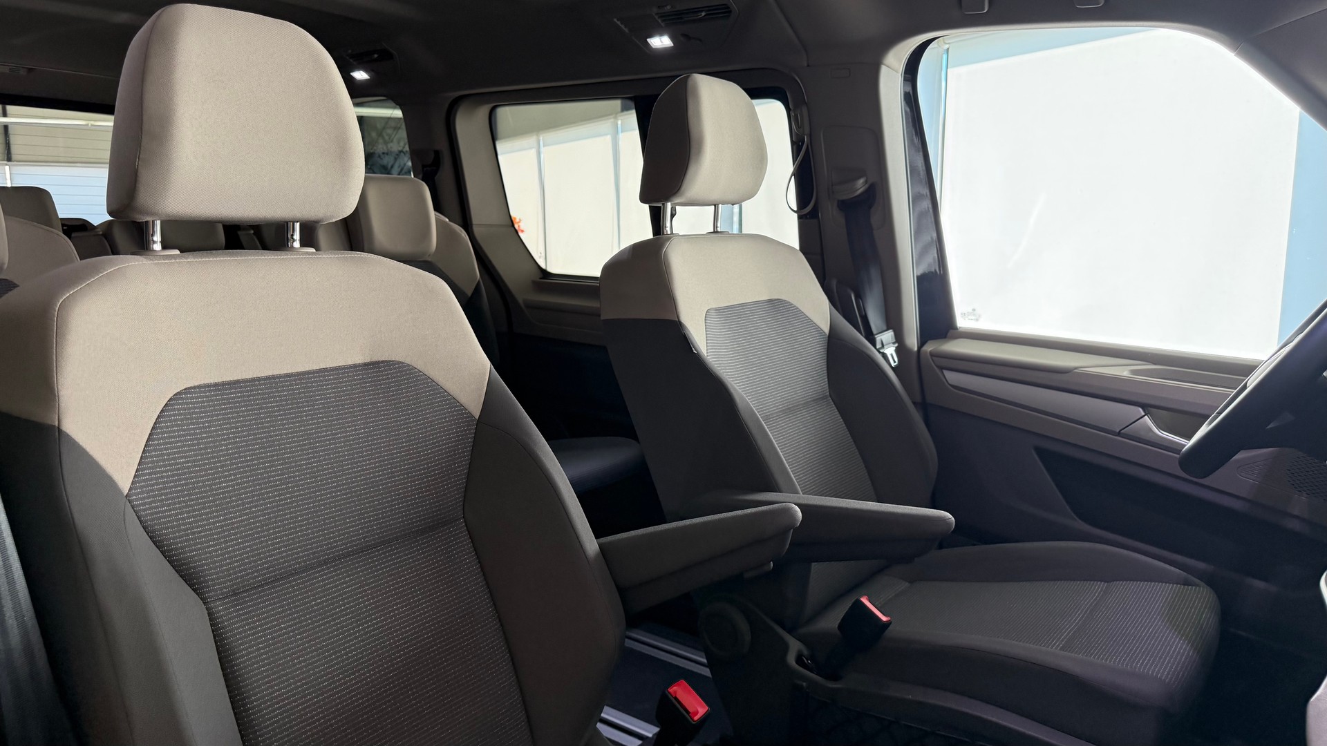 VW Multivan kurz 2.0 TDI DSG-showroom-element-1