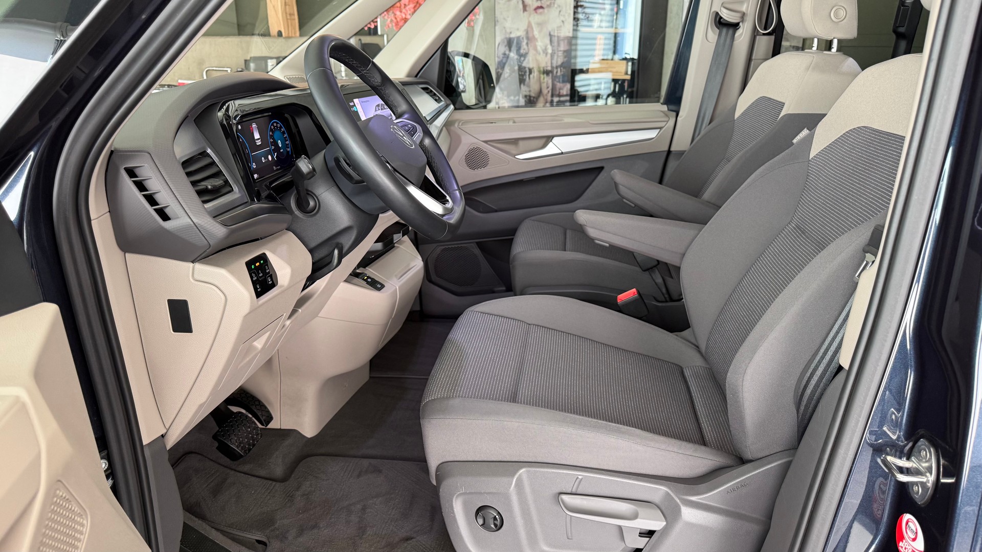 VW Multivan kurz 2.0 TDI DSG-image-16