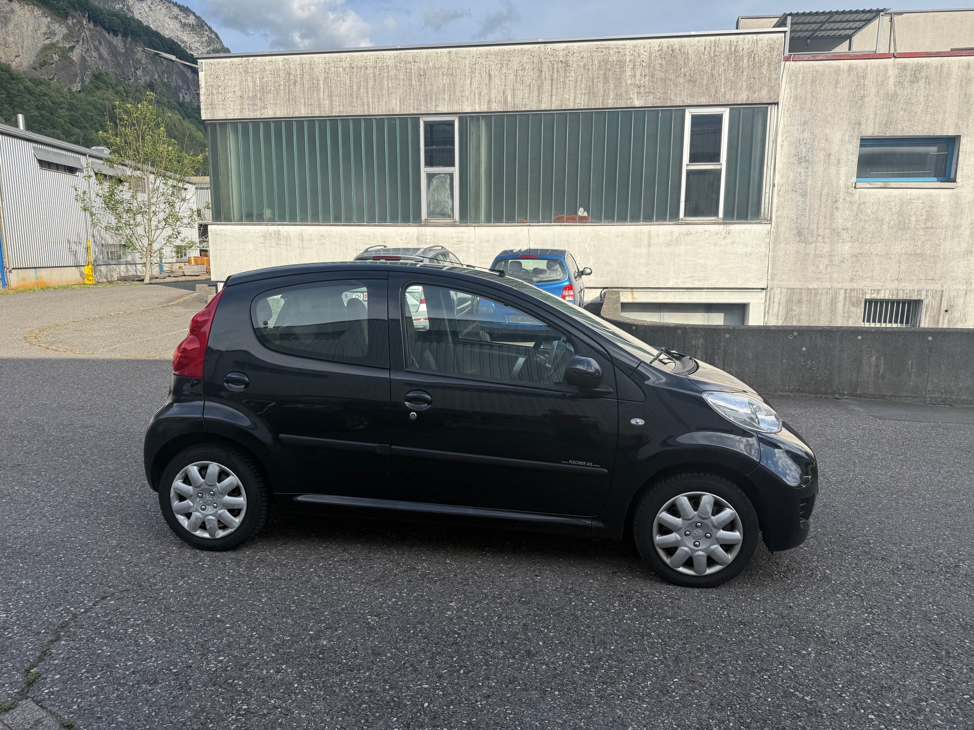 PEUGEOT 107 1.0 Trendy-image-4