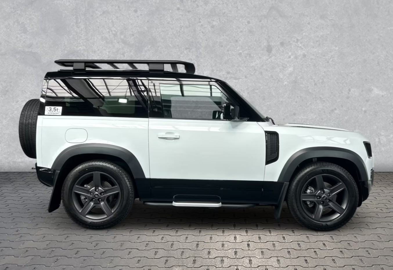 LAND ROVER Defender 90 3.0D I6 250 X-Dynamic SE AT8-showroom-element-2