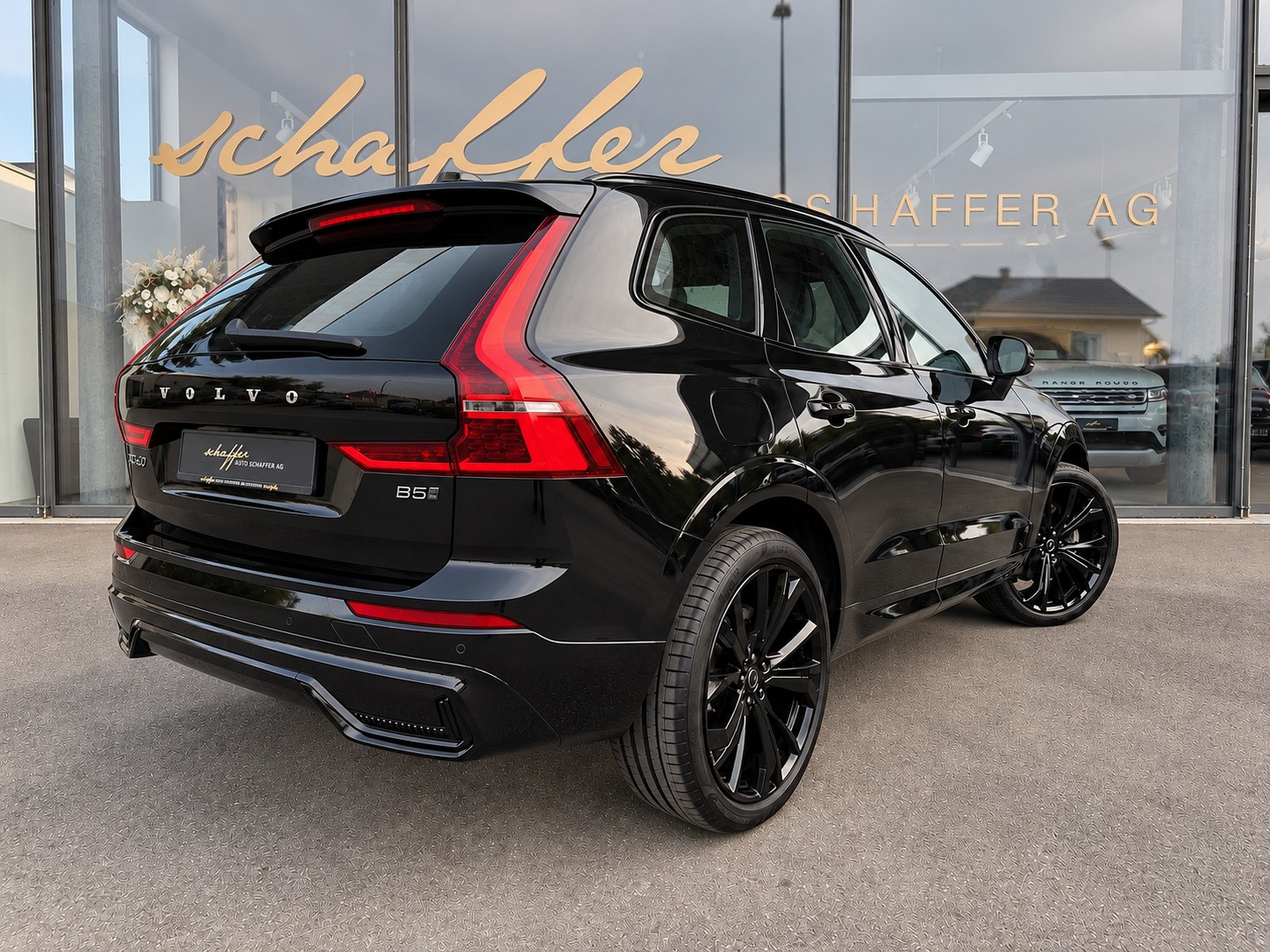 VOLVO XC60 B5 Benzin Mild Hybrid AWD Plus Dark **Bowers & Wilkins Soundsystem**-image-7
