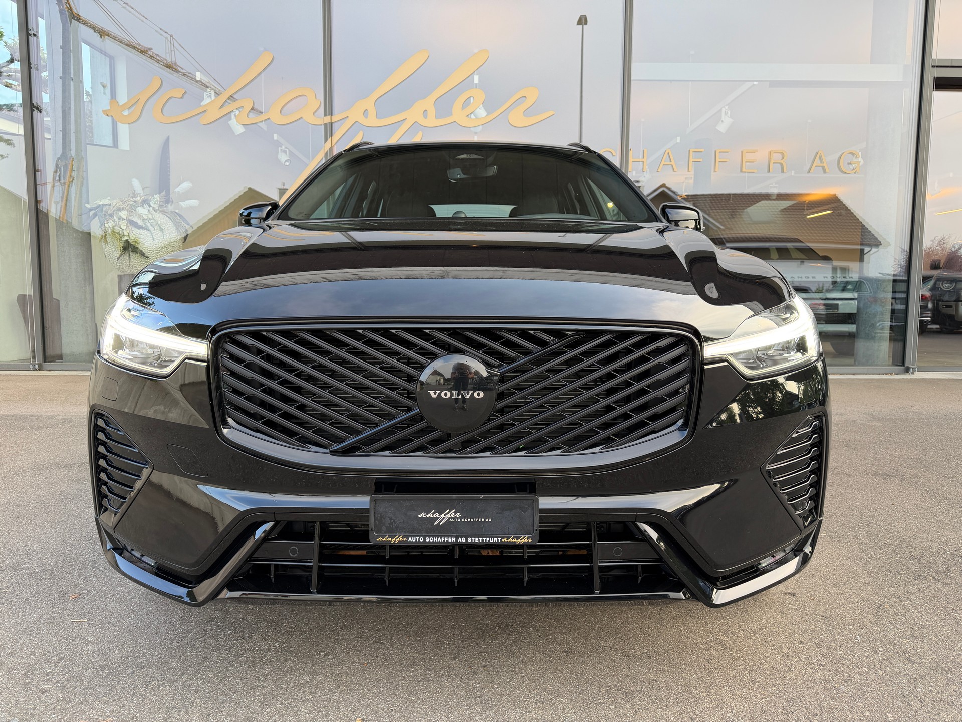 VOLVO XC60 B5 Benzin Mild Hybrid AWD Plus Dark Geartronic-showroom-element-2