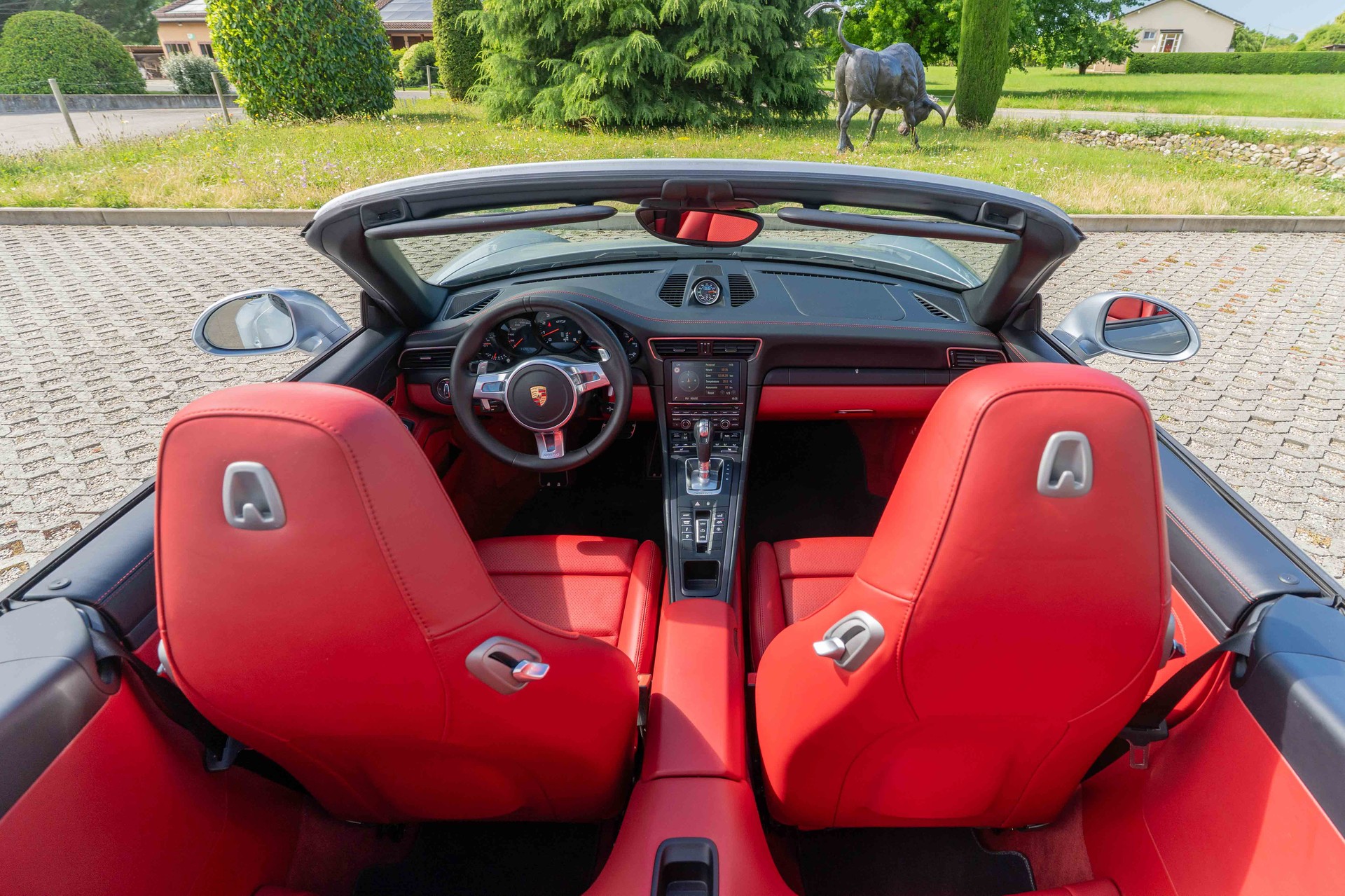 PORSCHE 911 Cabrio Carrera 4 GTS-image-10