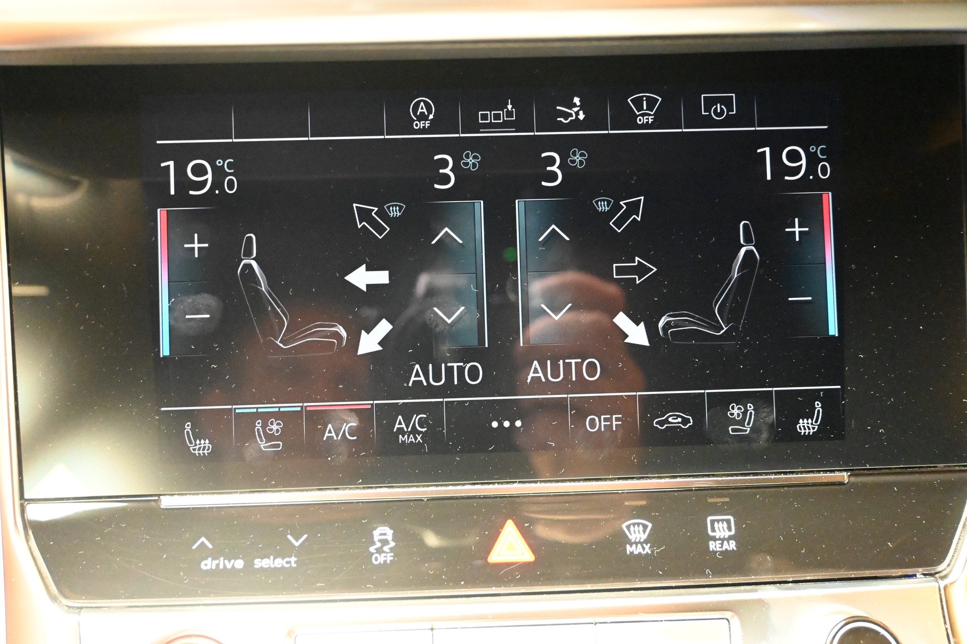 AUDI RS7 4.0 V8 TFSI quattro T-Tronic-image-13