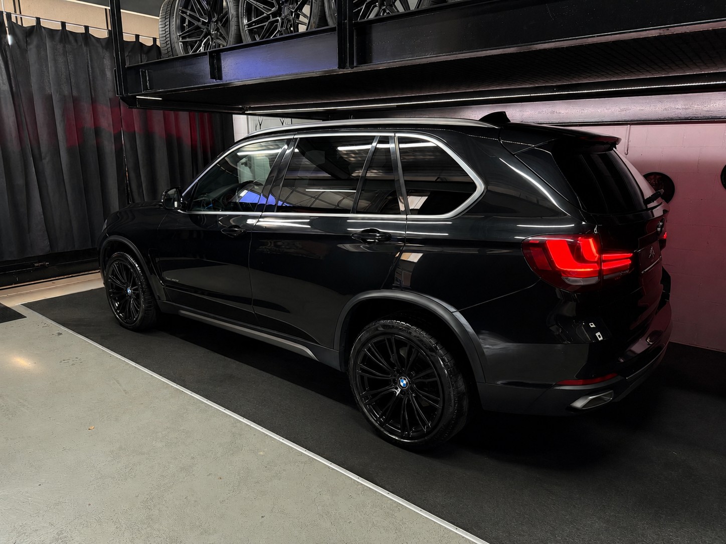 BMW X5 xDrive 40d Steptronic / 7 Plätze / Anhängerkupplung-showroom-element-1