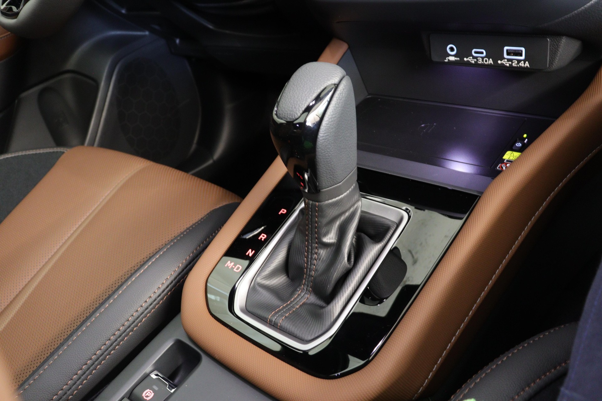 SUBARU Forester Station 2.0i e-Boxer Luxury-image-10