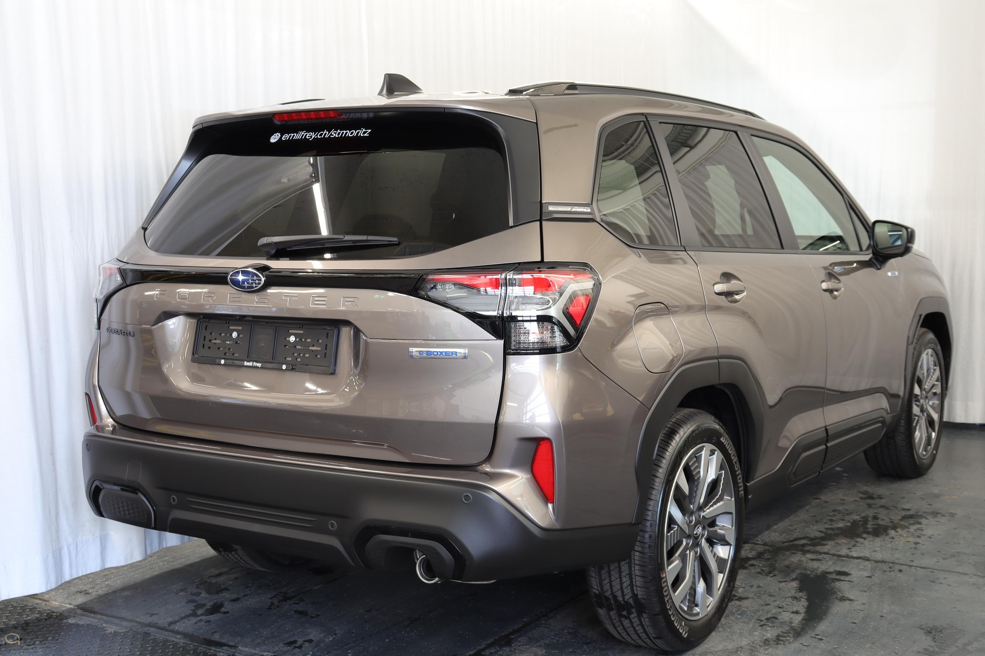 SUBARU Forester Station 2.0i e-Boxer Luxury-image-11