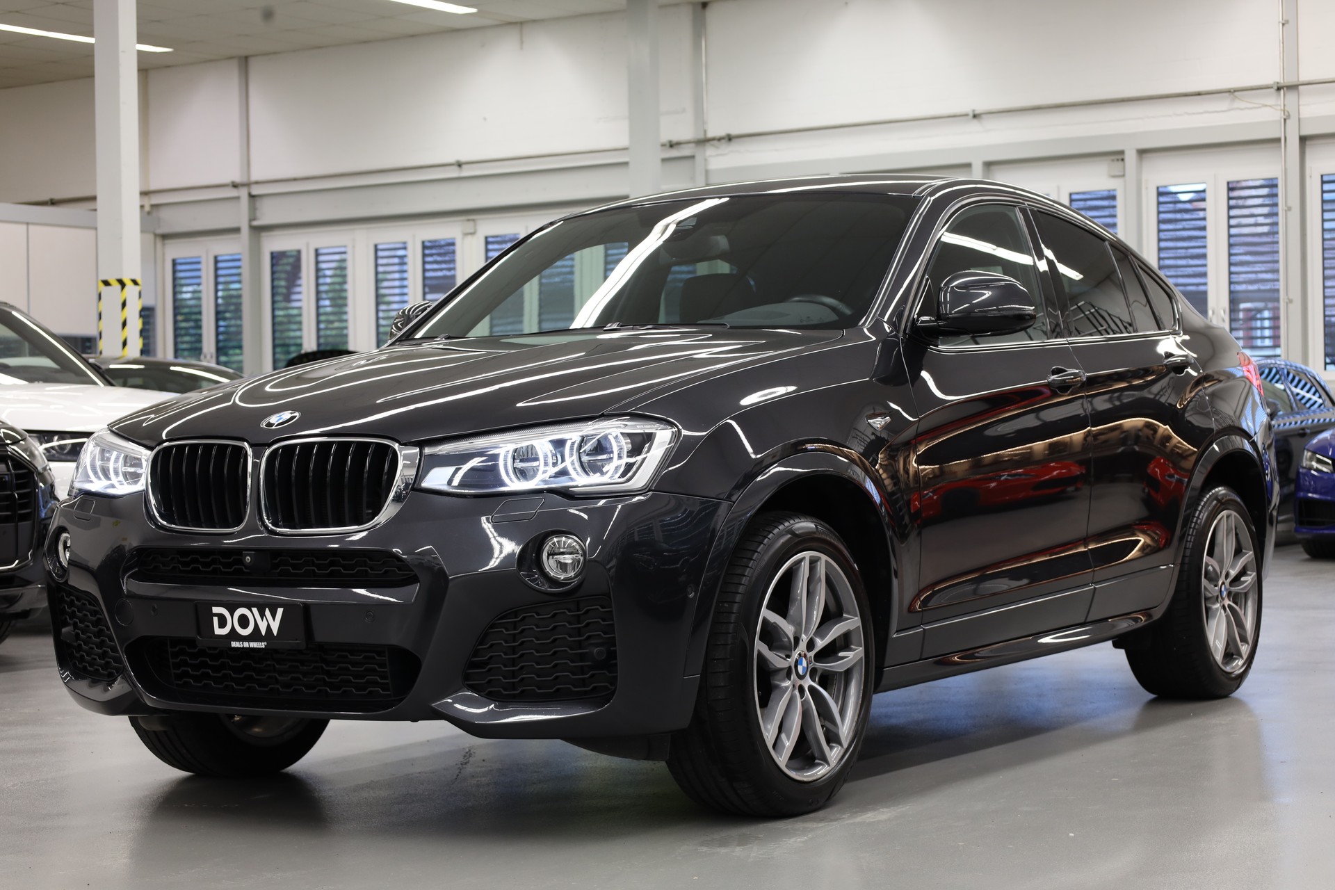 BMW X4 20d xDrive-showroom-element-2
