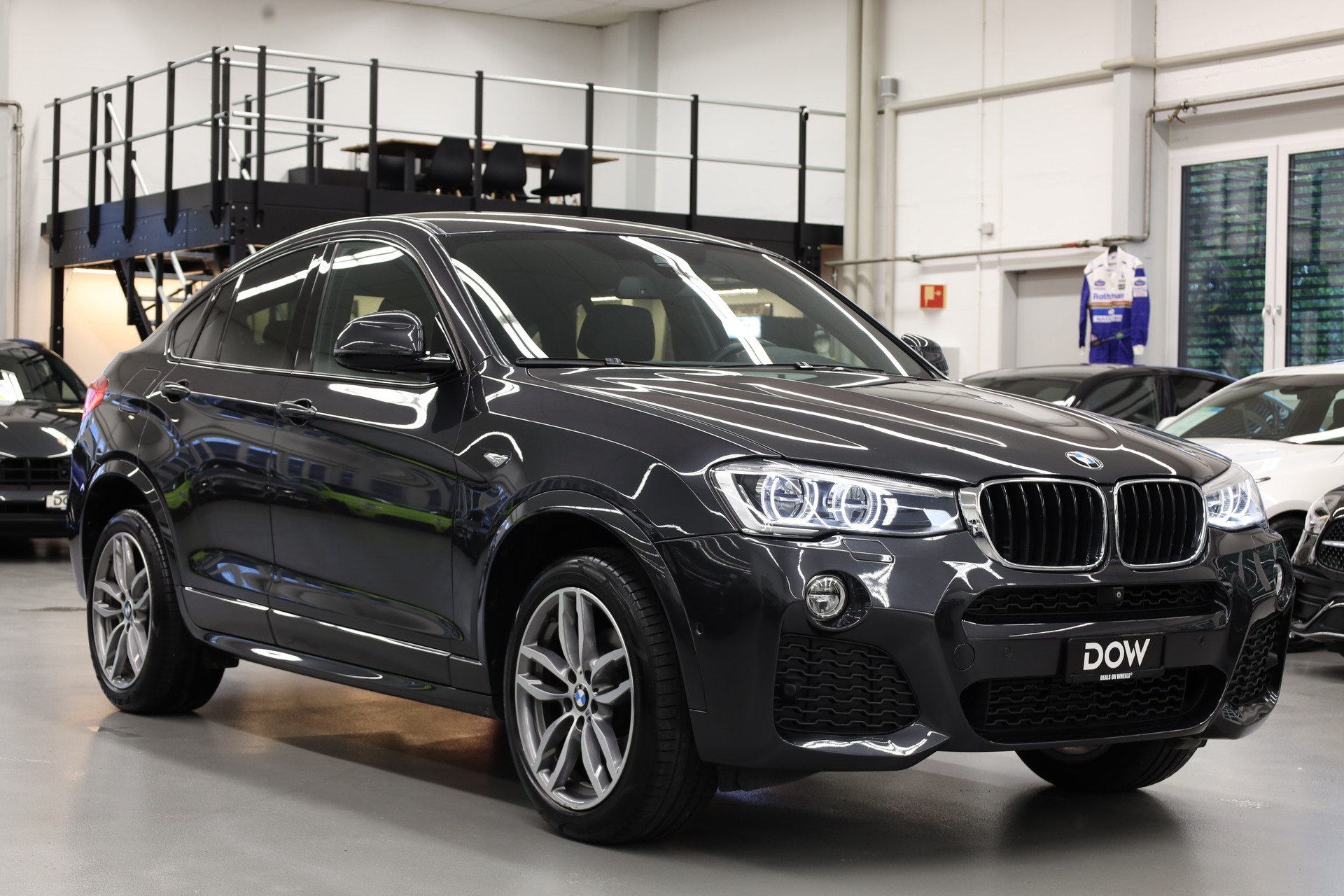 BMW X4 20d xDrive-showroom-element-1