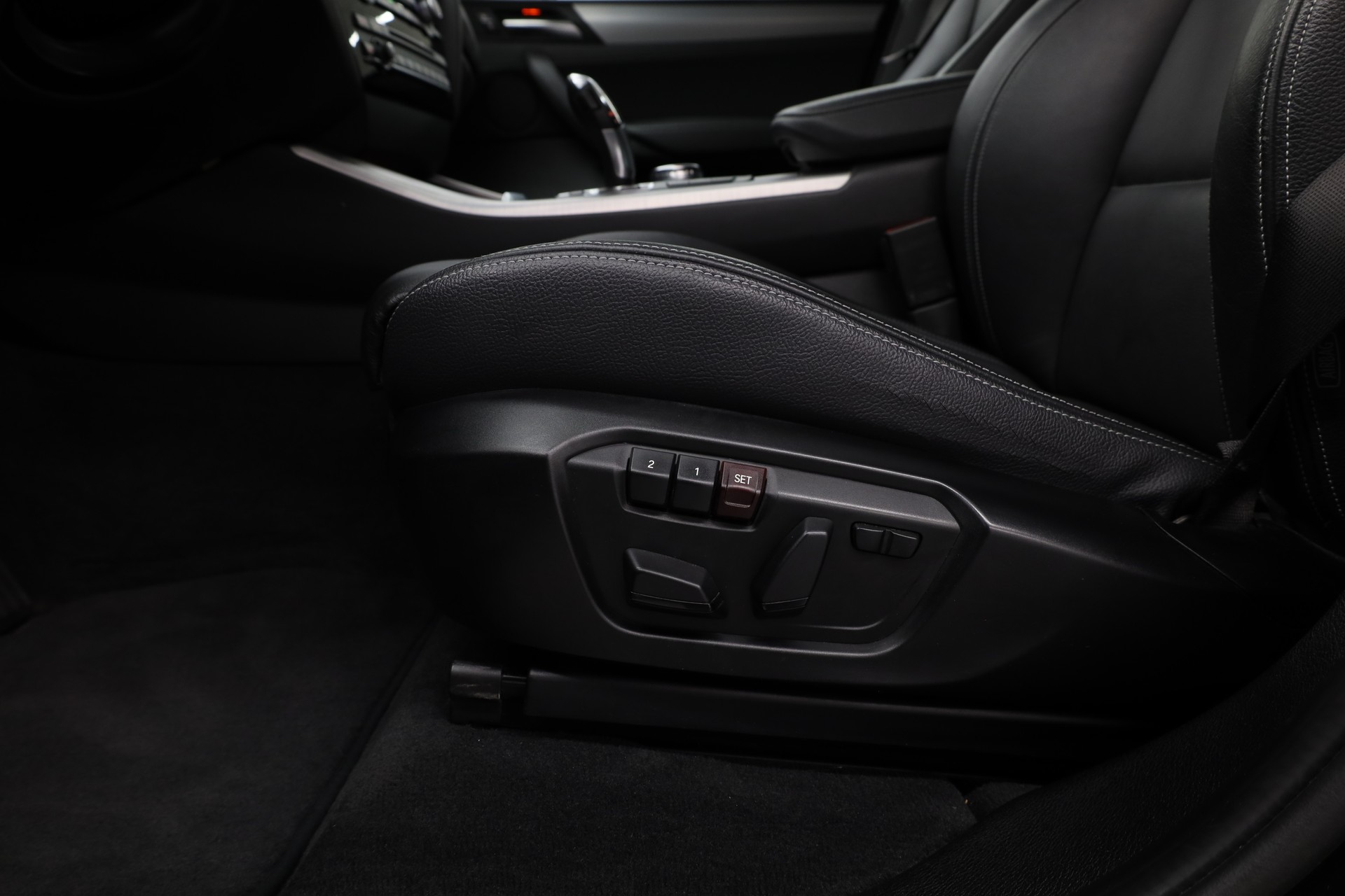 BMW X4 20d xDrive-image-19