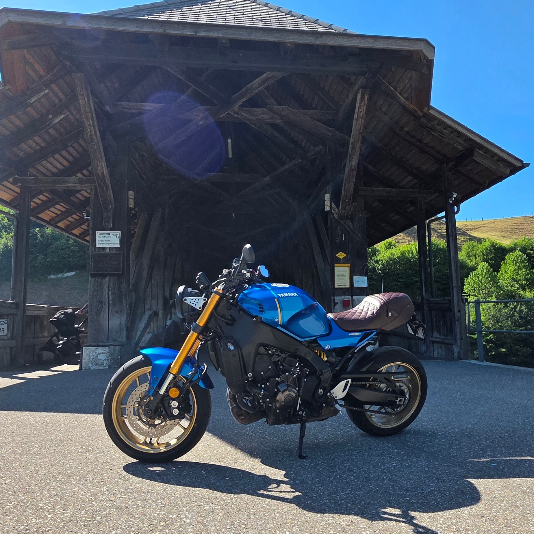 YAMAHA XSR 900-image-3