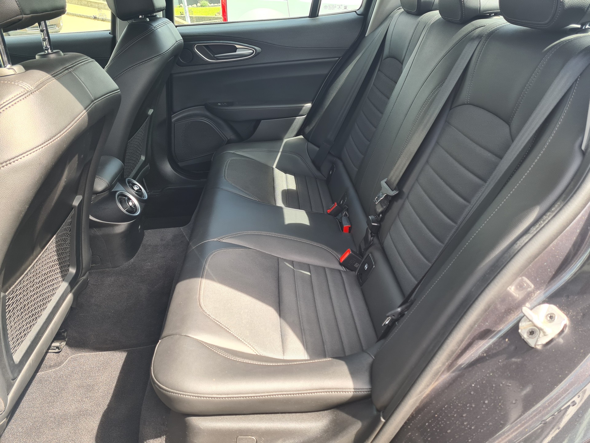 ALFA ROMEO Giulia 2.2 JTDM Business Automatic Q4-image-9