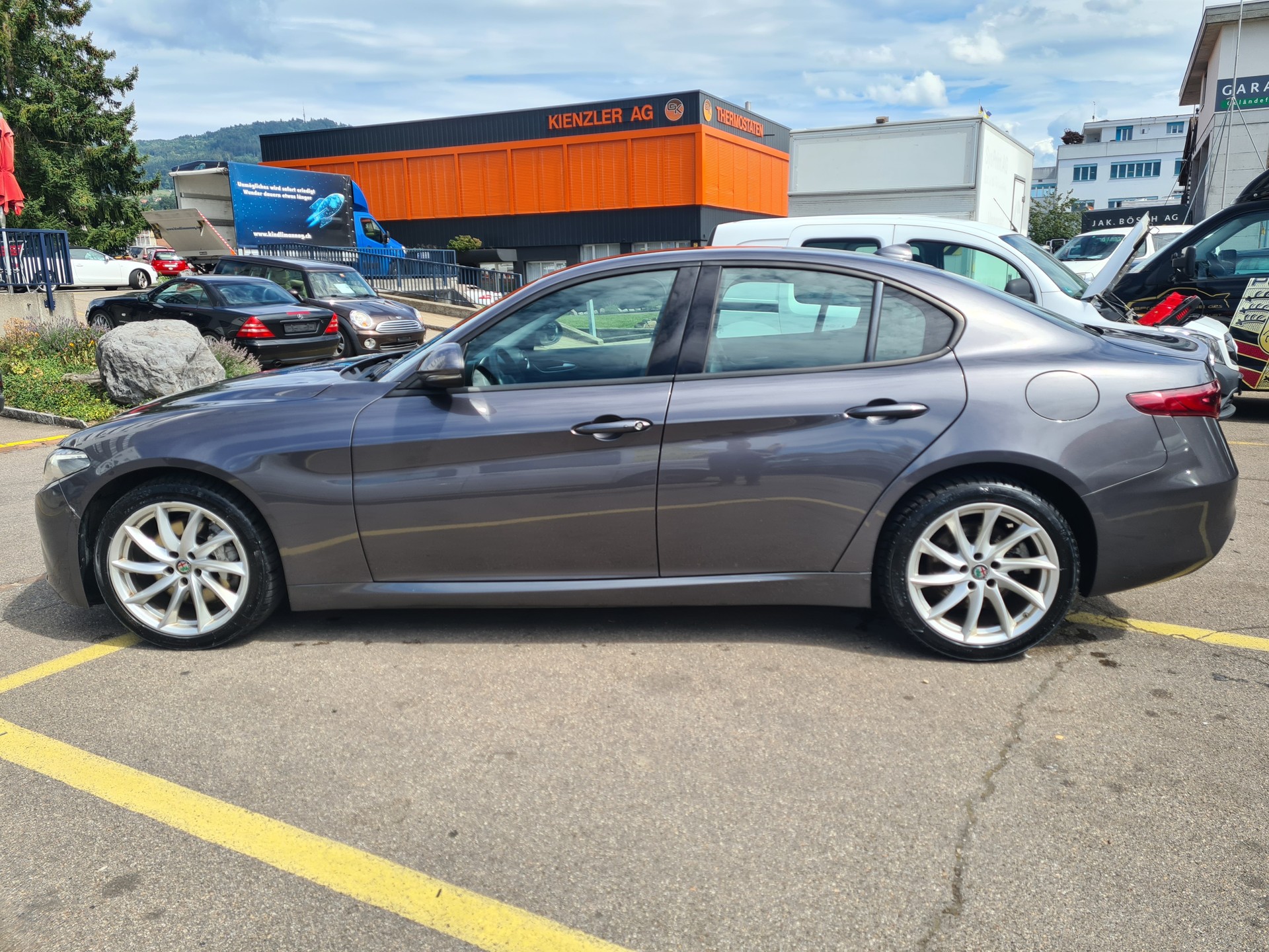 ALFA ROMEO Giulia 2.2 JTDM Business Automatic Q4-showroom-element-3