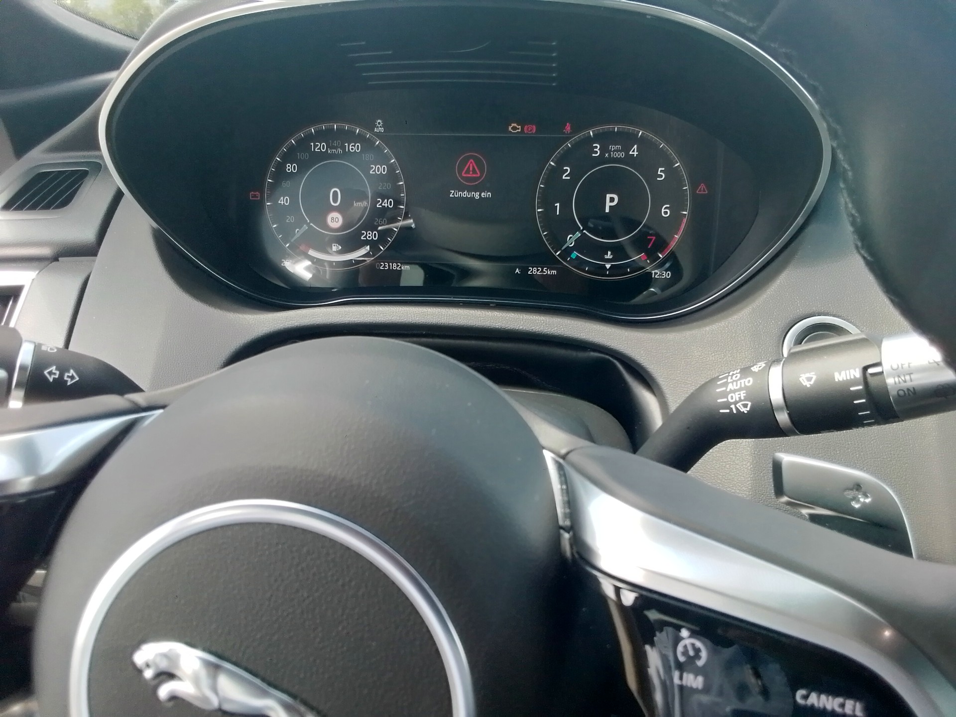 JAGUAR E-Pace 2.0 I4 300 Sport AWD-image-10