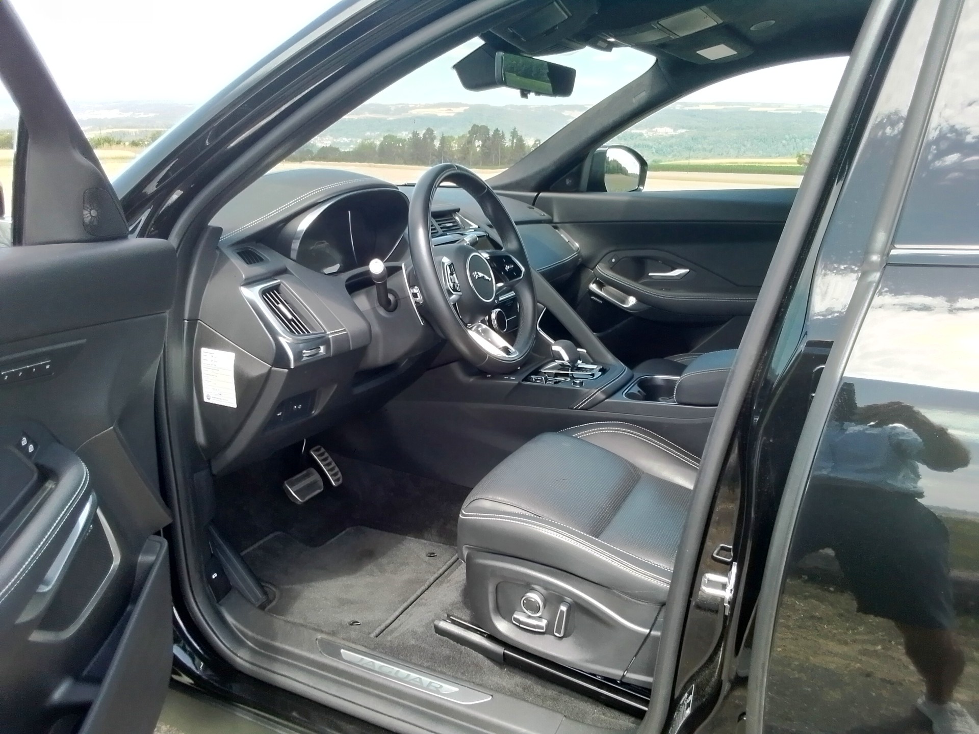 JAGUAR E-Pace 2.0 I4 300 Sport AWD-image-4