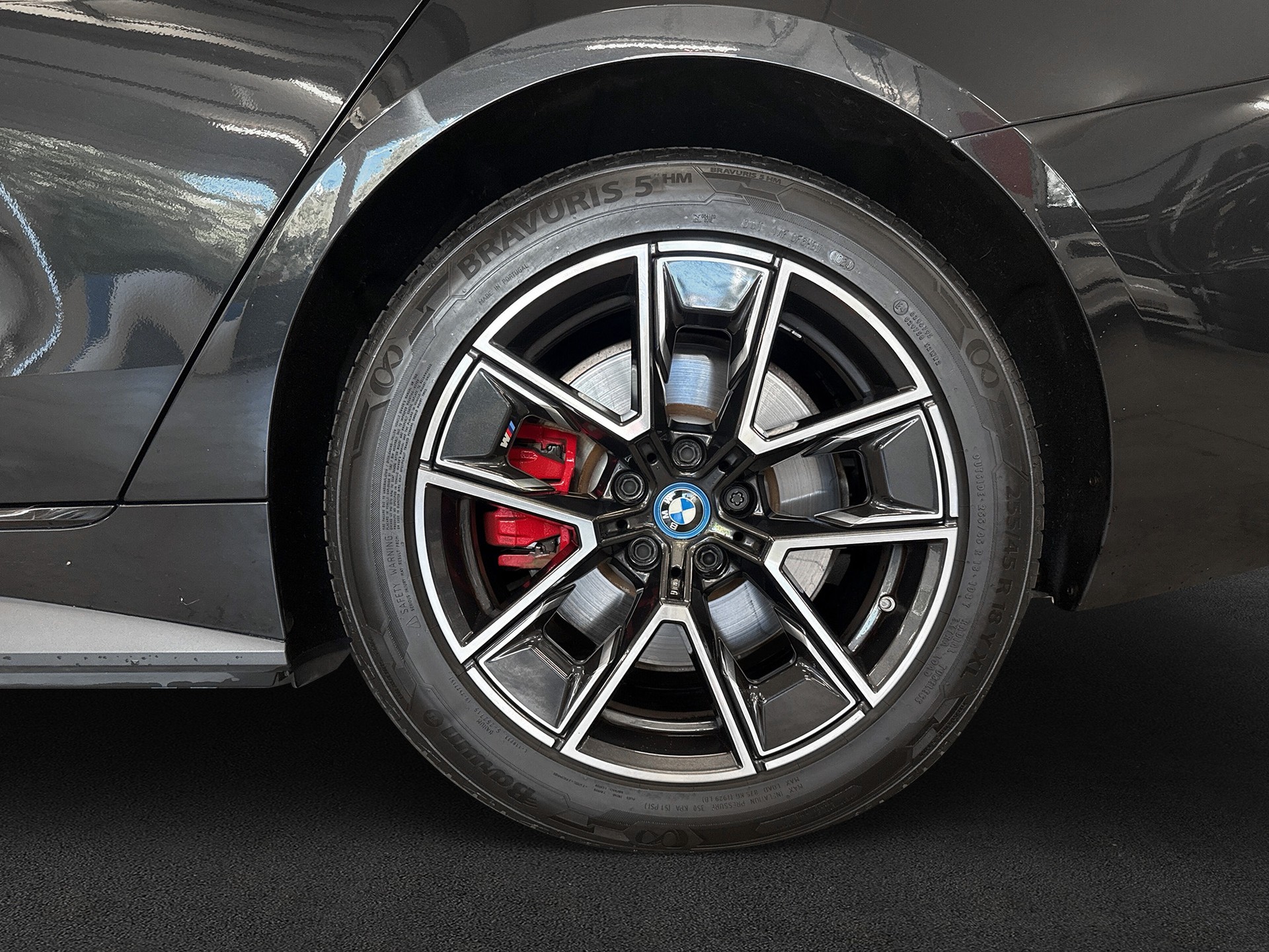 BMW i4 eDrive 40 M Sport-image-8
