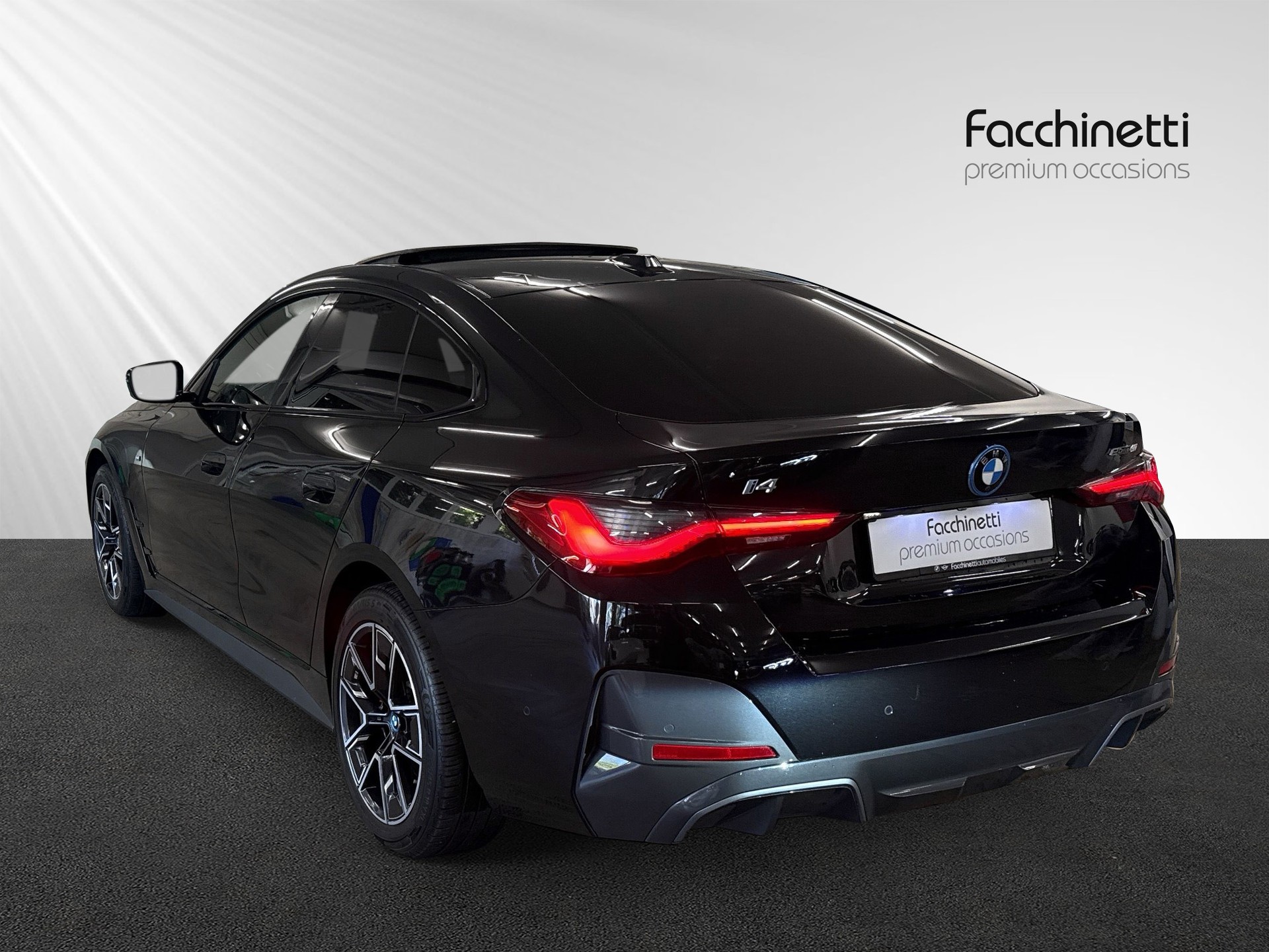 BMW i4 eDrive 40 M Sport-showroom-element-2