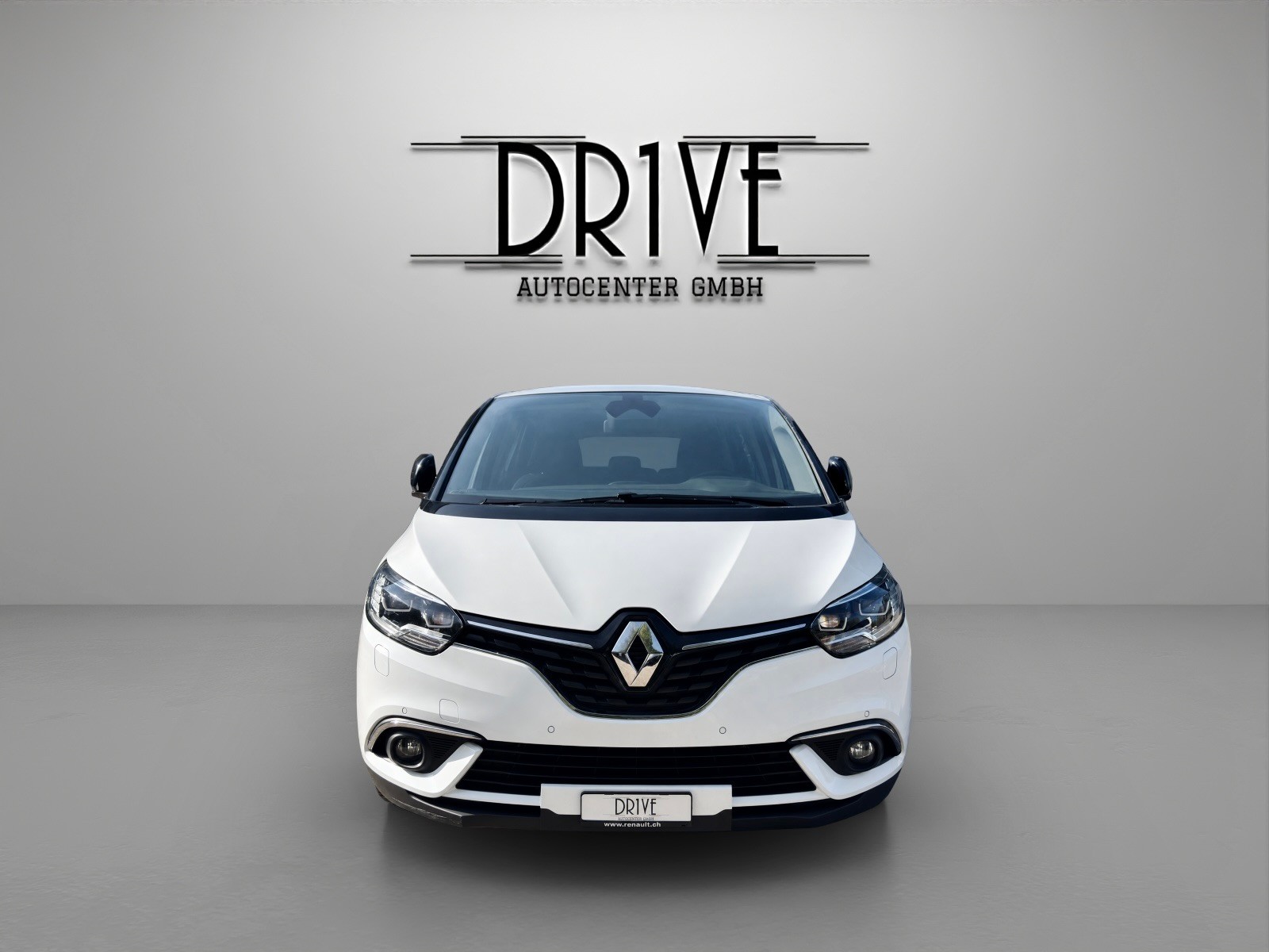 RENAULT Grand Scénic 1.8 dCi Intens EDC-showroom-element-1