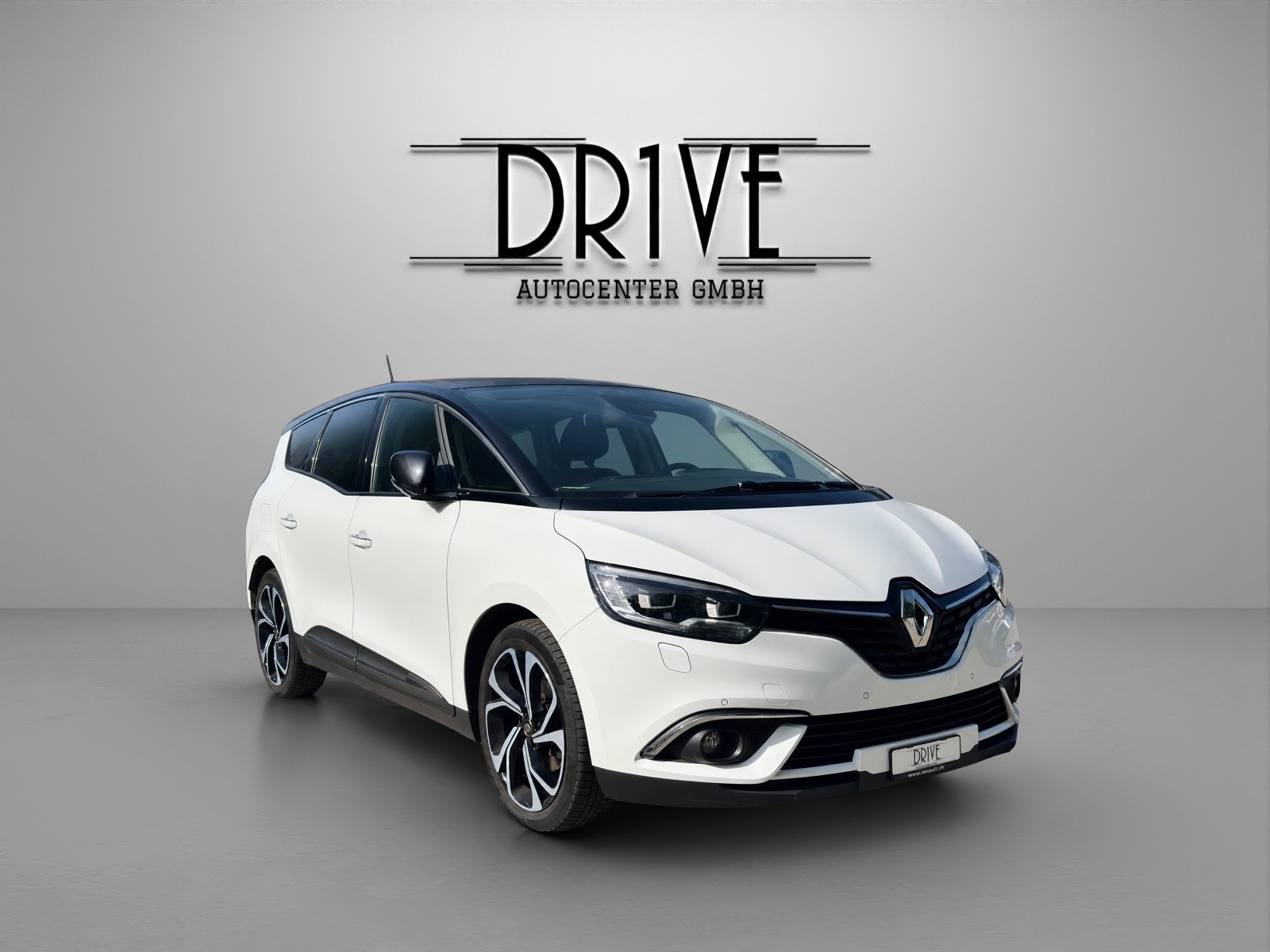 RENAULT Grand Scénic 1.8 dCi Intens EDC-showroom-element-2