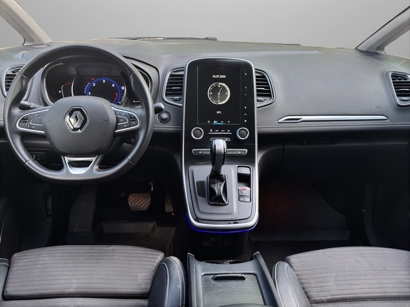 RENAULT Grand Scénic 1.8 dCi Intens EDC-image-8