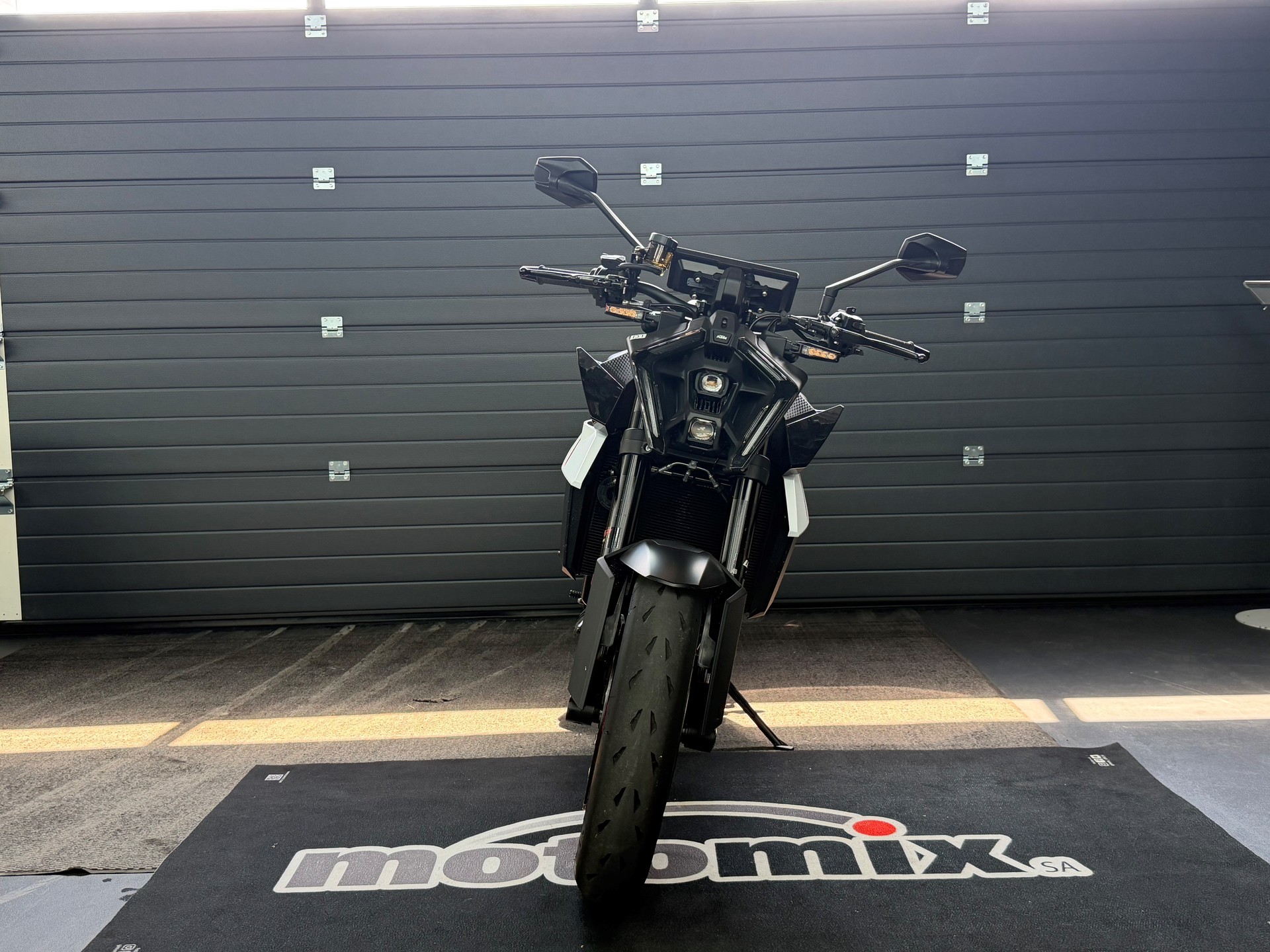 KTM 990 Duke R-image-1