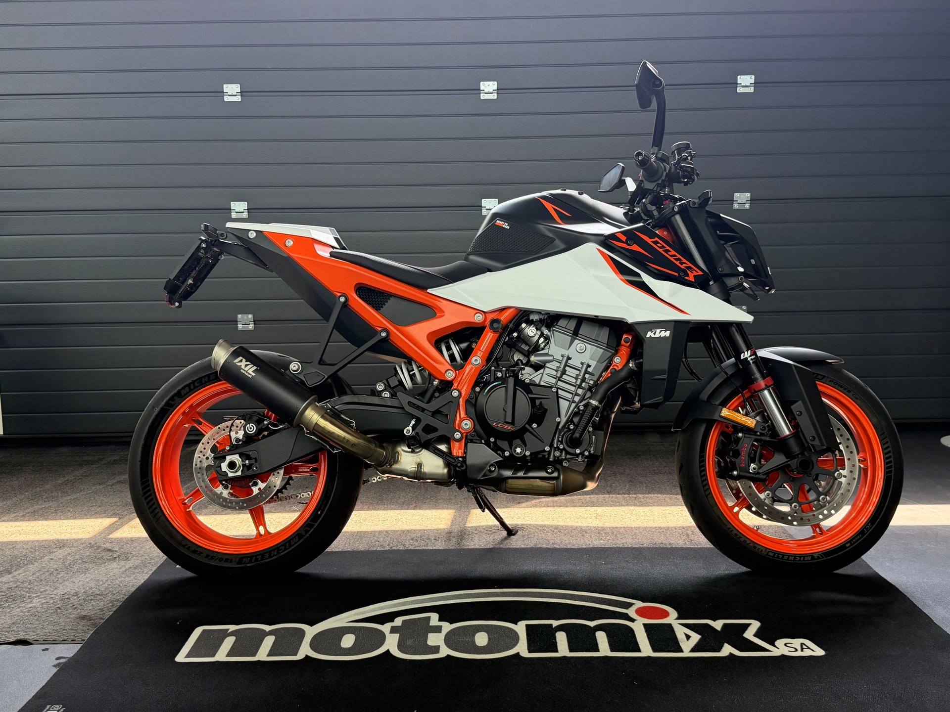 KTM 990 Duke R-image-2