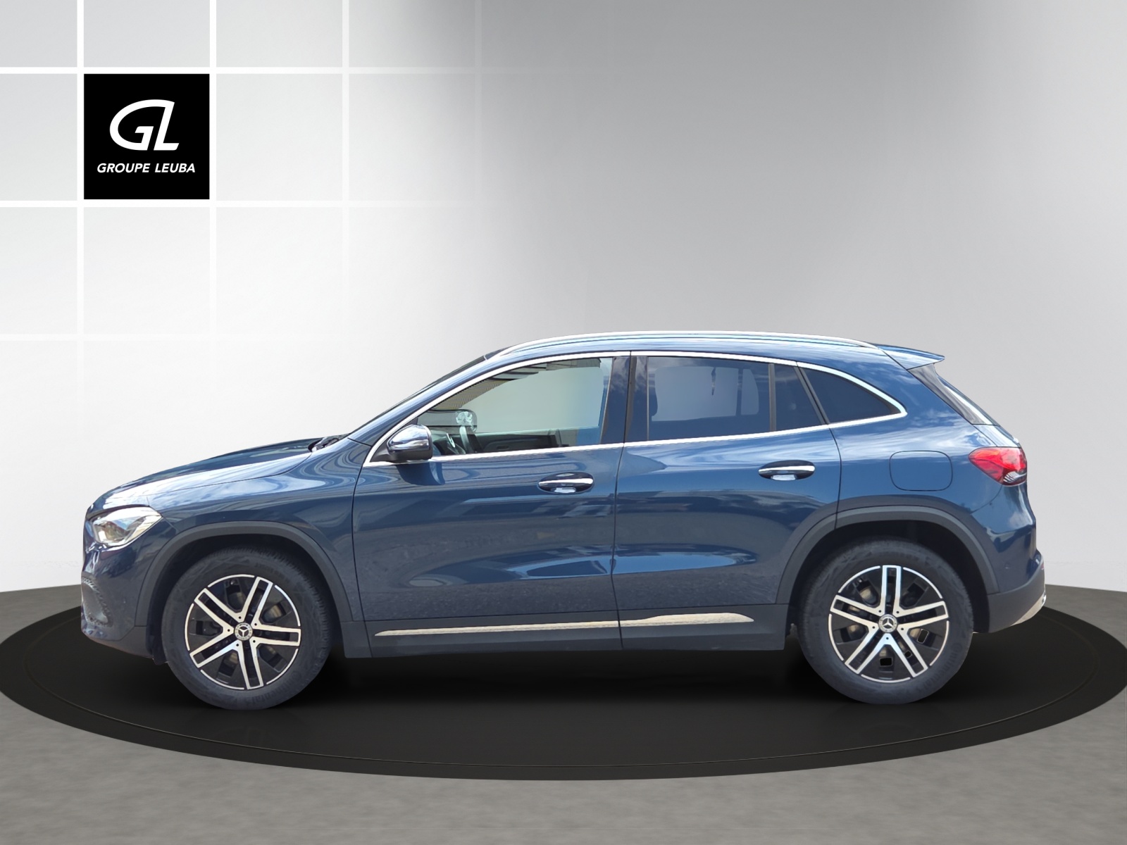 MERCEDES-BENZ GLA 220d 4Matic Style 8G-DCT-showroom-element-2