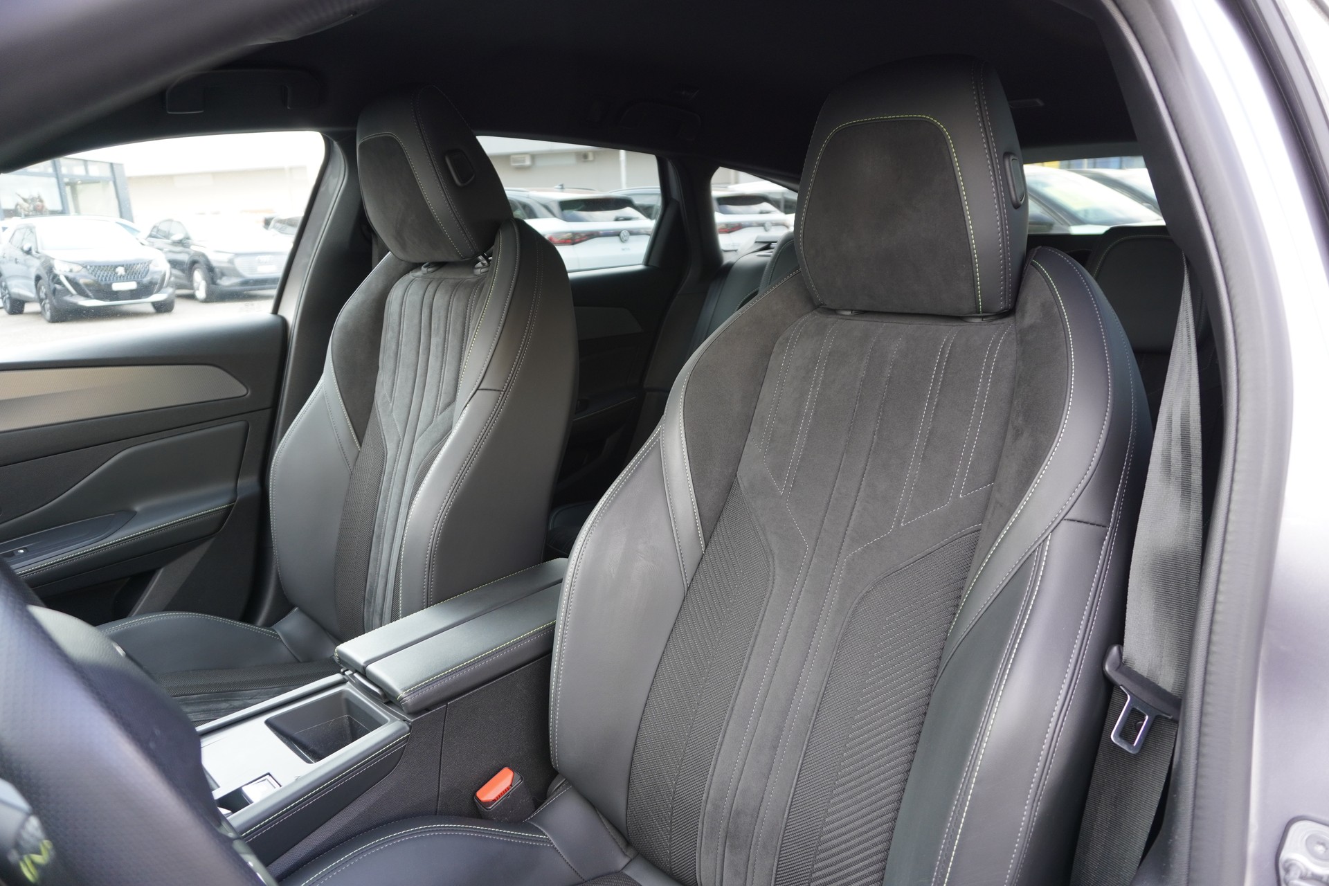 PEUGEOT 308 SW 1.6 PHEV 180 GT-image-16
