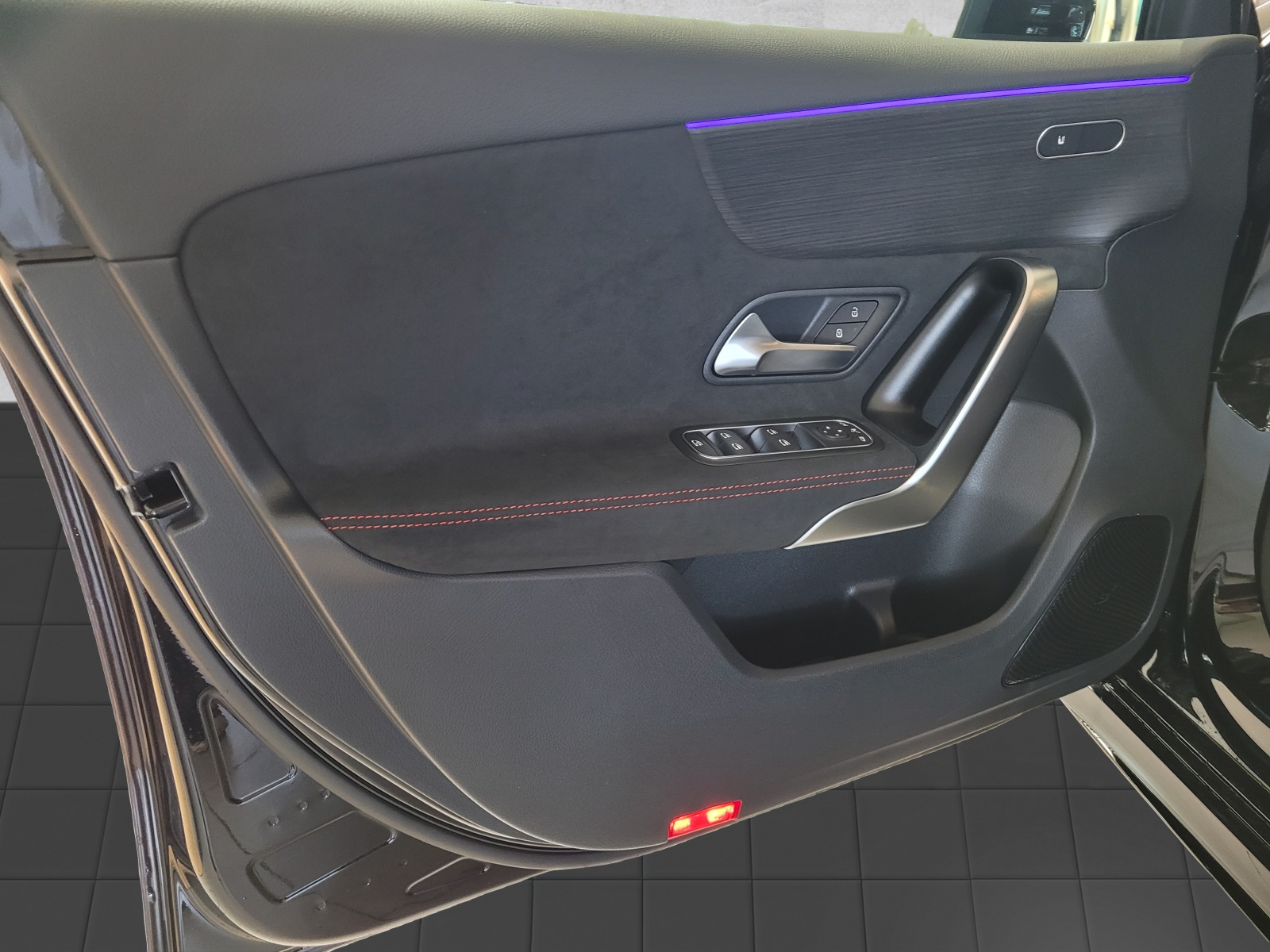 MERCEDES-BENZ A 200 Night Star 7G-DCT-image-8