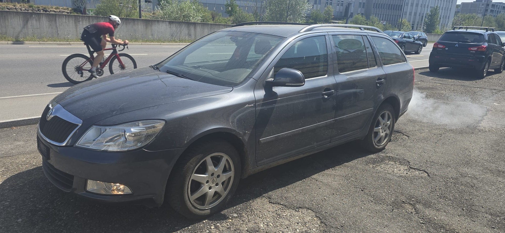 SKODA Octavia Combi 1.6 TDI Ambition 4x4-image-2