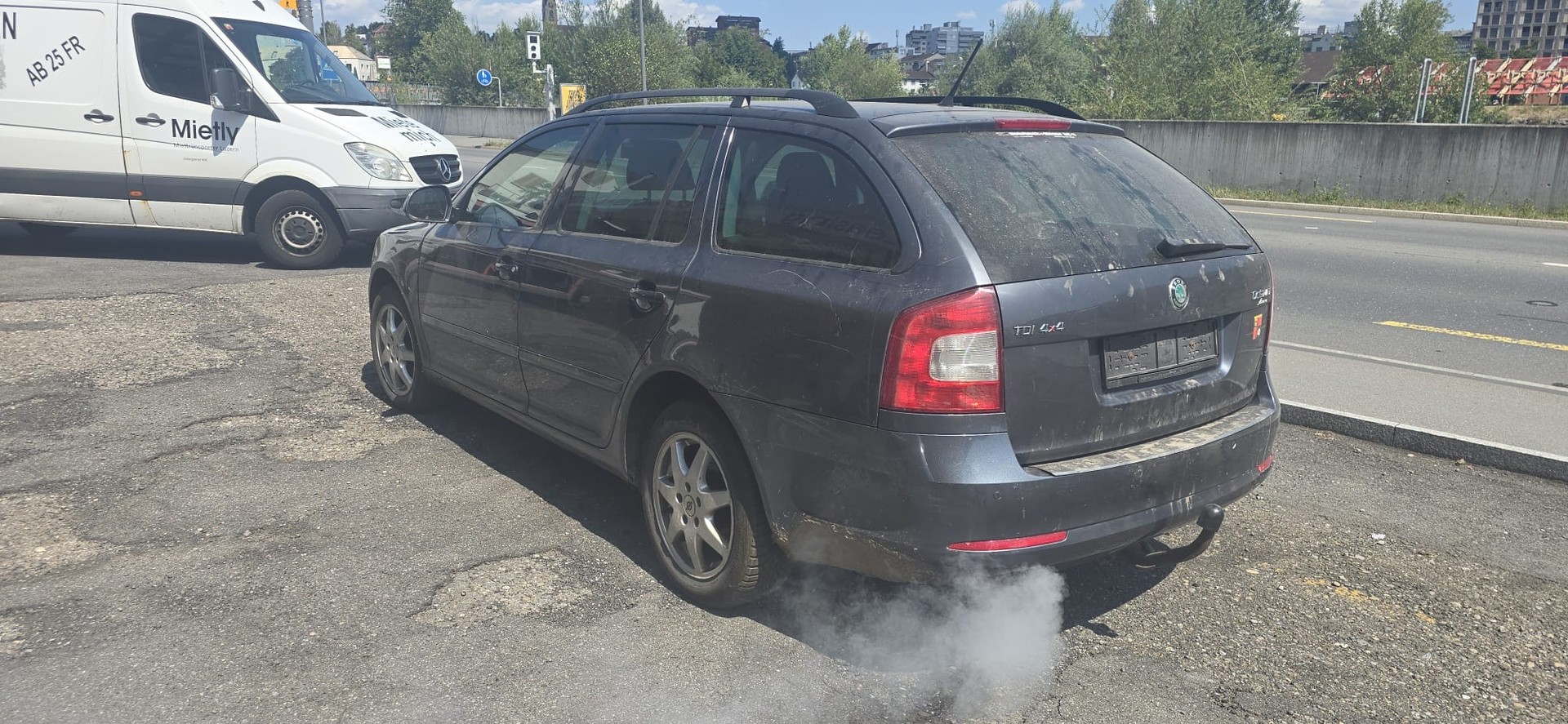 SKODA Octavia Combi 1.6 TDI Ambition 4x4-image-6