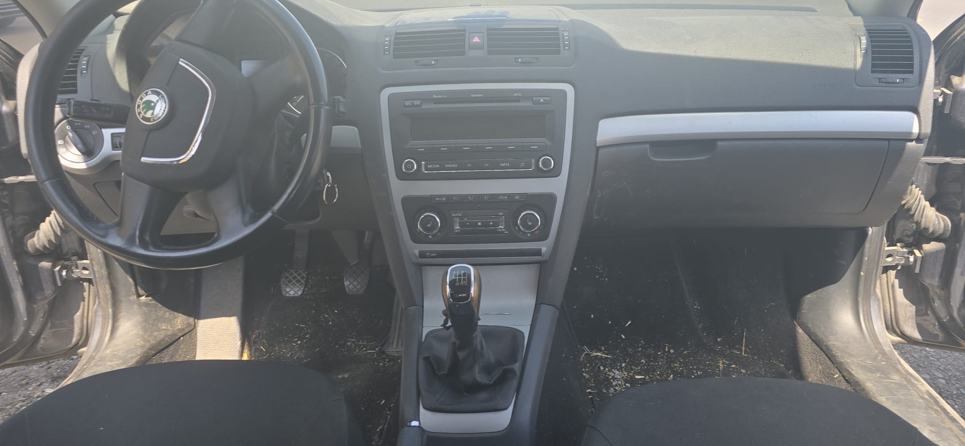 SKODA Octavia Combi 1.6 TDI Ambition 4x4-image-10