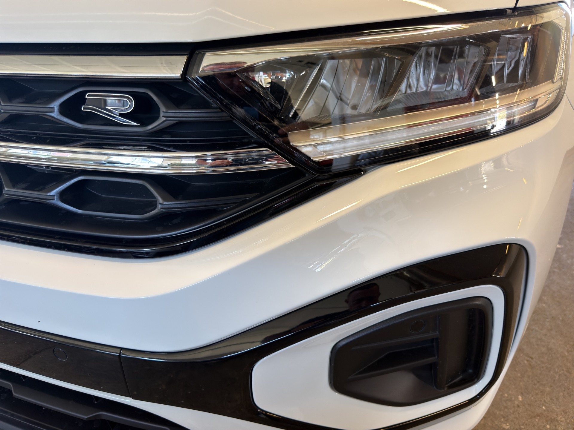 VW T-Roc 2.0 TSI R-Line DSG 4Motion*TOP ZUSTAND*NUR 26000 KM*TOP AUSSTATTUNG*-showroom-element-2